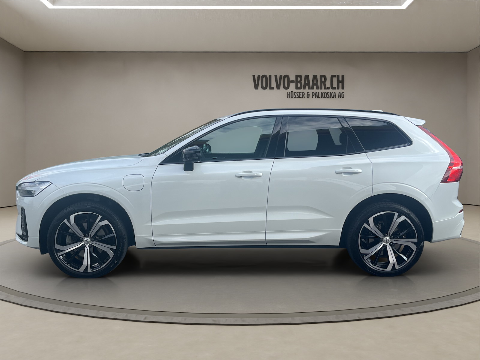 VOLVO XC60 2.0 T8 TE R-Design eAWD-image-1