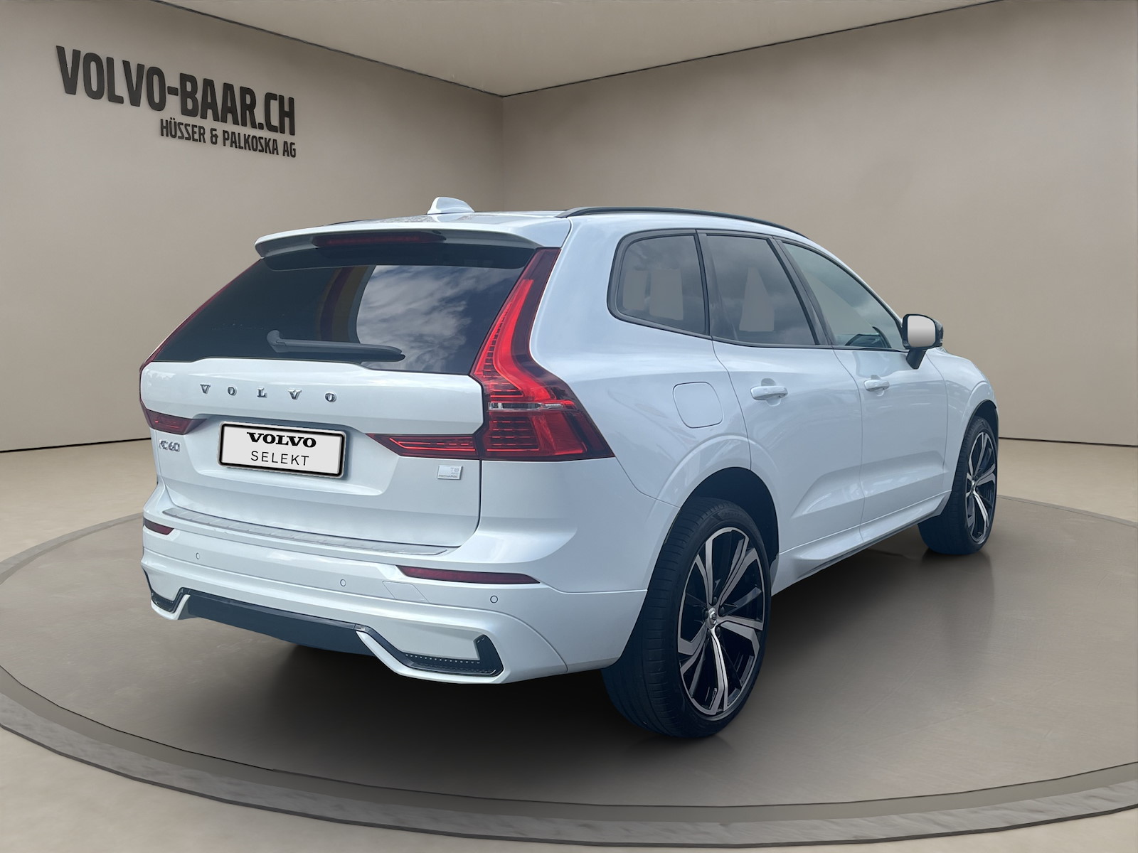 VOLVO XC60 2.0 T8 TE R-Design eAWD-image-4