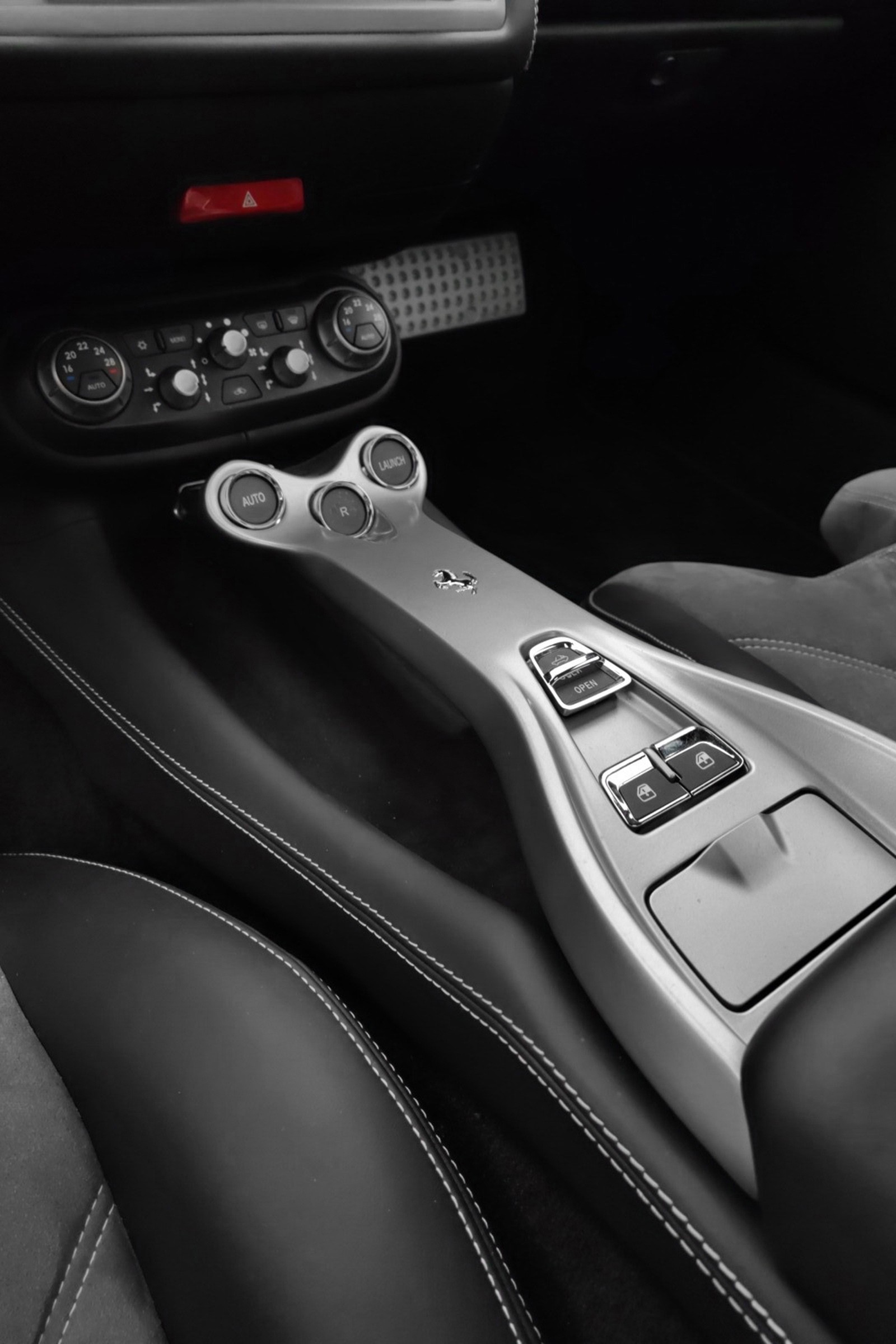 FERRARI California 30 4.3 V8-image-13