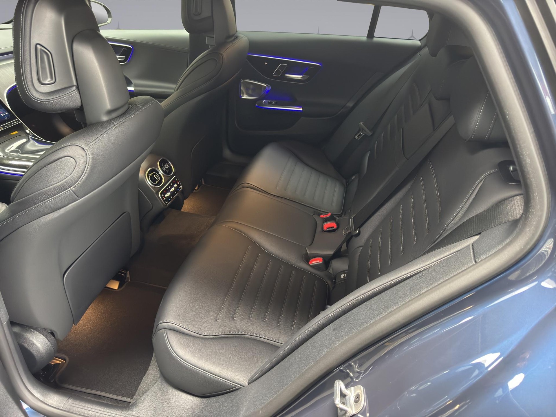 MERCEDES-BENZ C 43 AMG Executive Edition 4matic Kombi-image-14