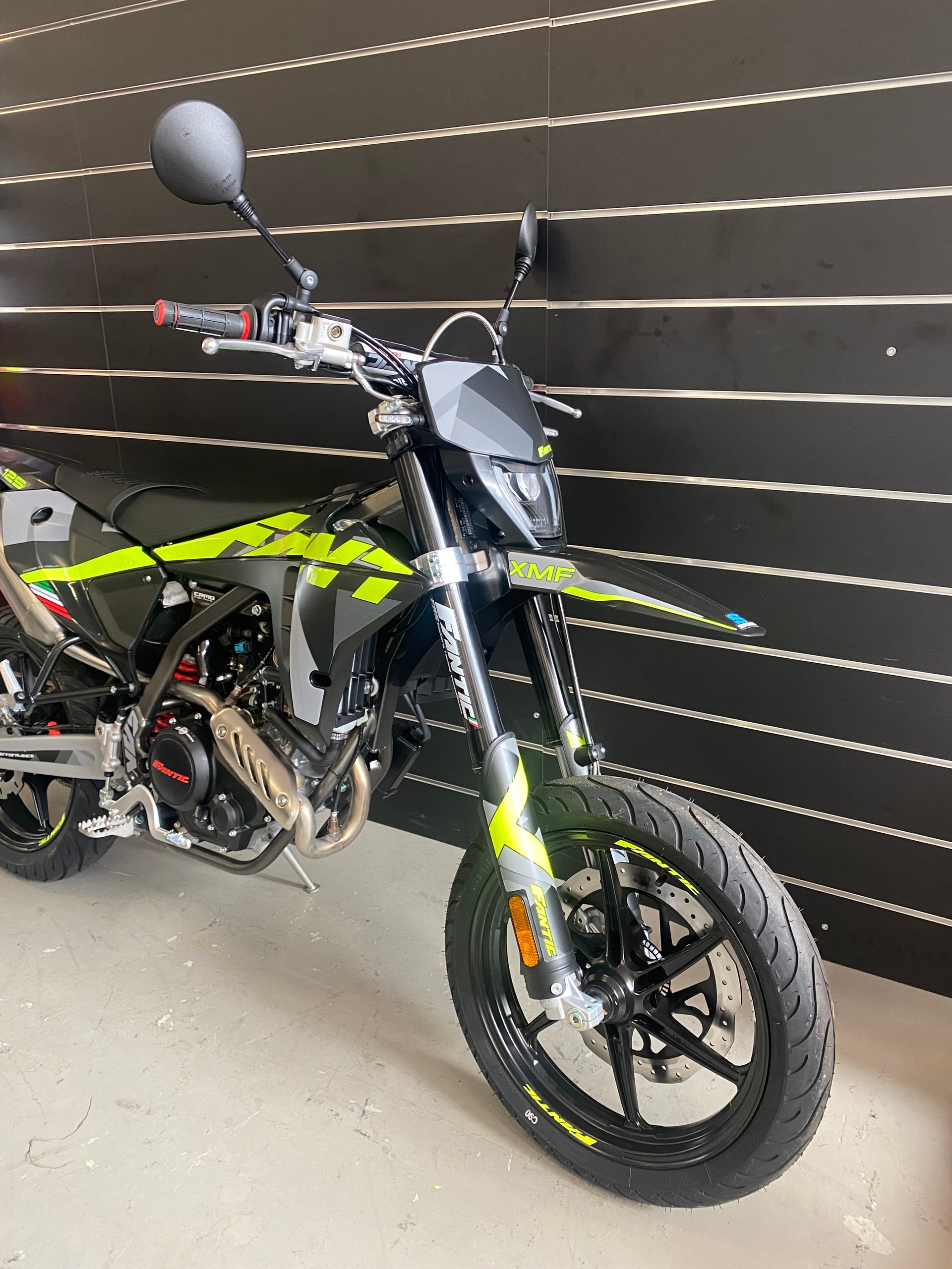 FANTIC XMF 125 Performance-showroom-element-2