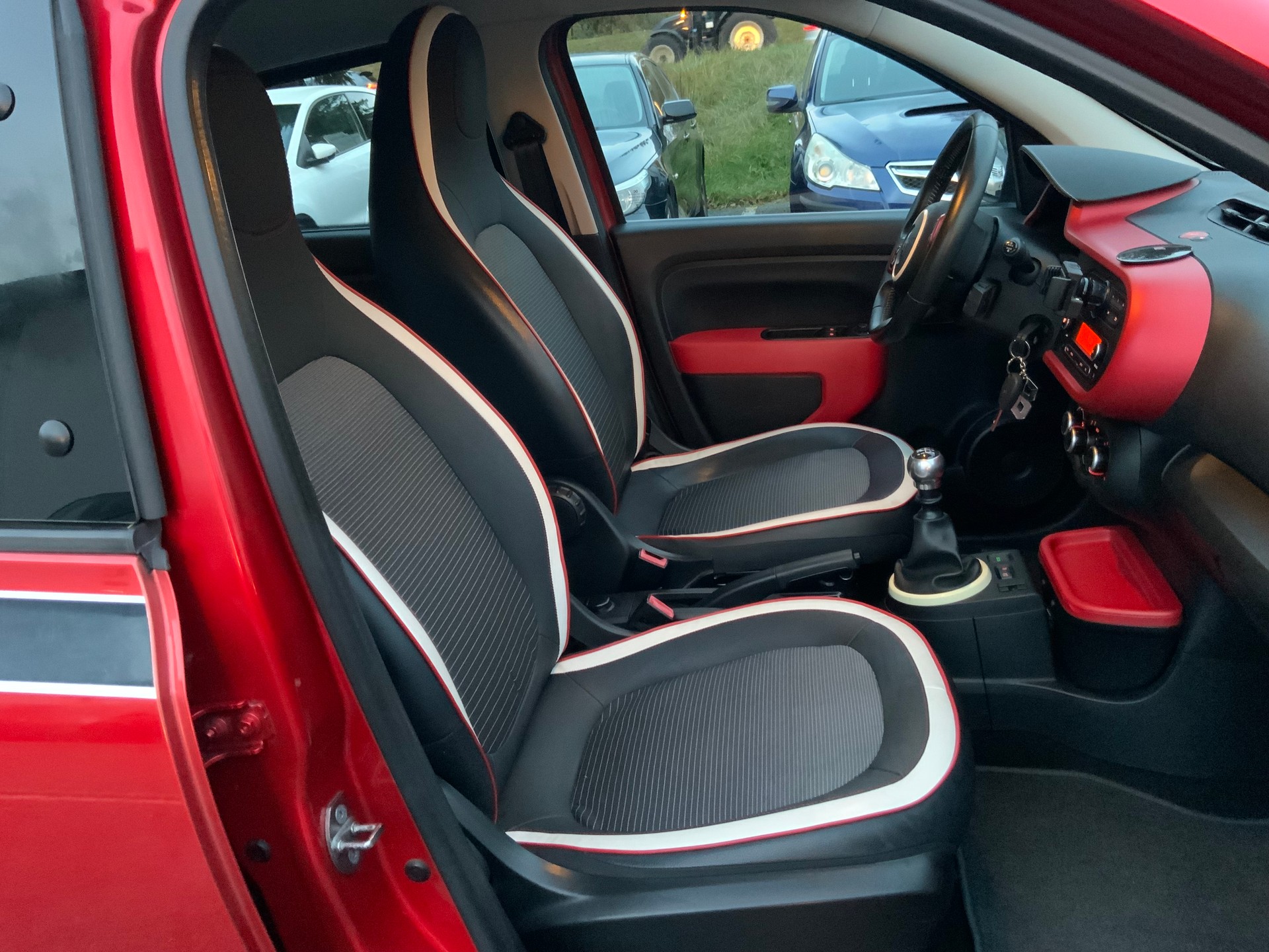 RENAULT Twingo 0.9 Intens-image-10