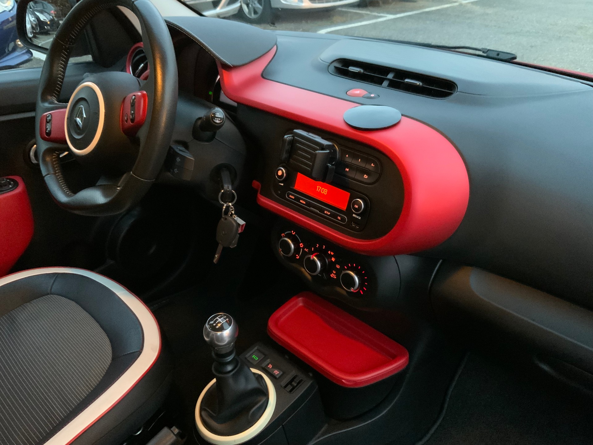 RENAULT Twingo 0.9 Intens-image-9