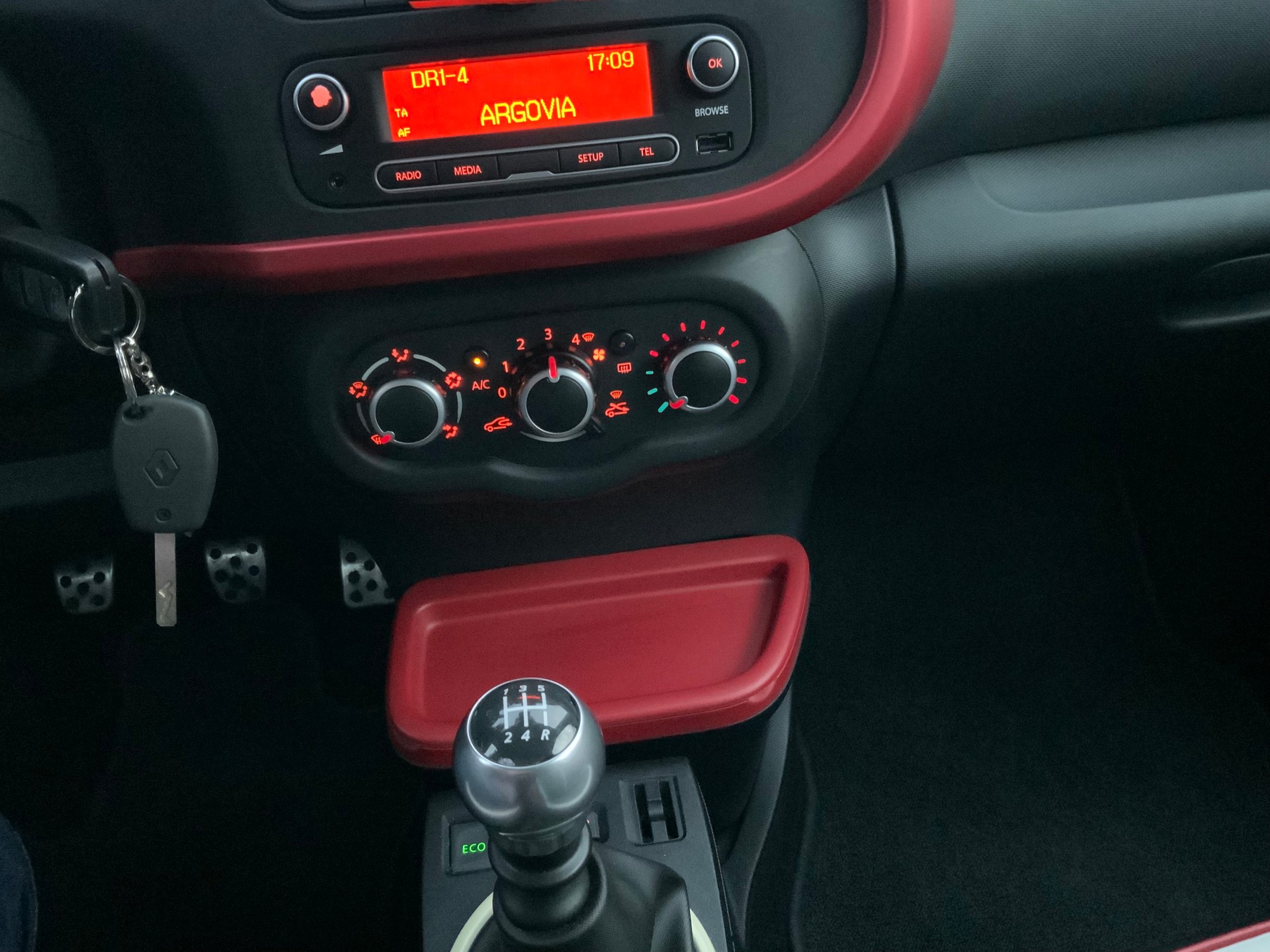 RENAULT Twingo 0.9 Intens-image-8