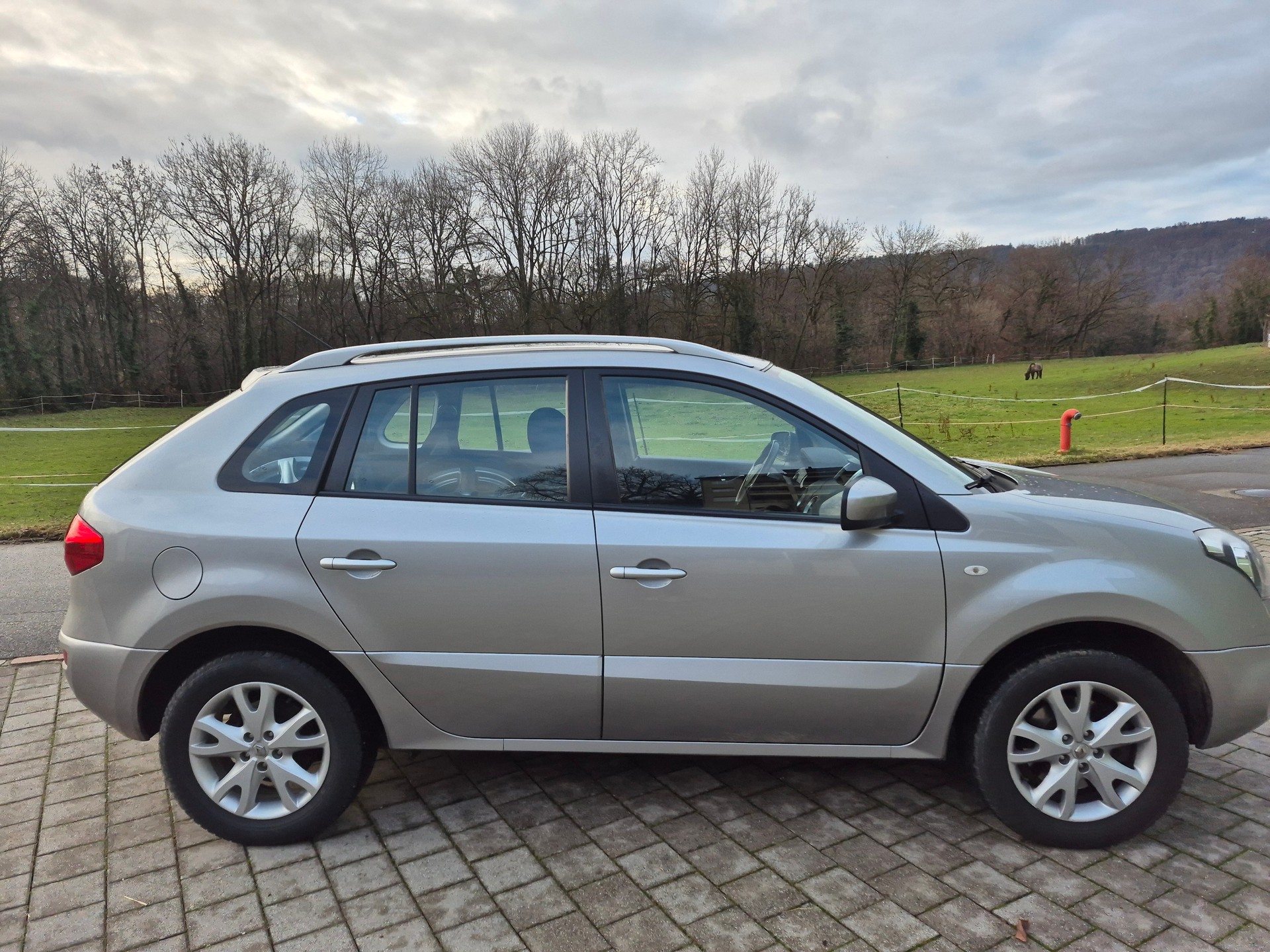 RENAULT Koleos 2.5 Dynamique Luxe 4x4-image-2