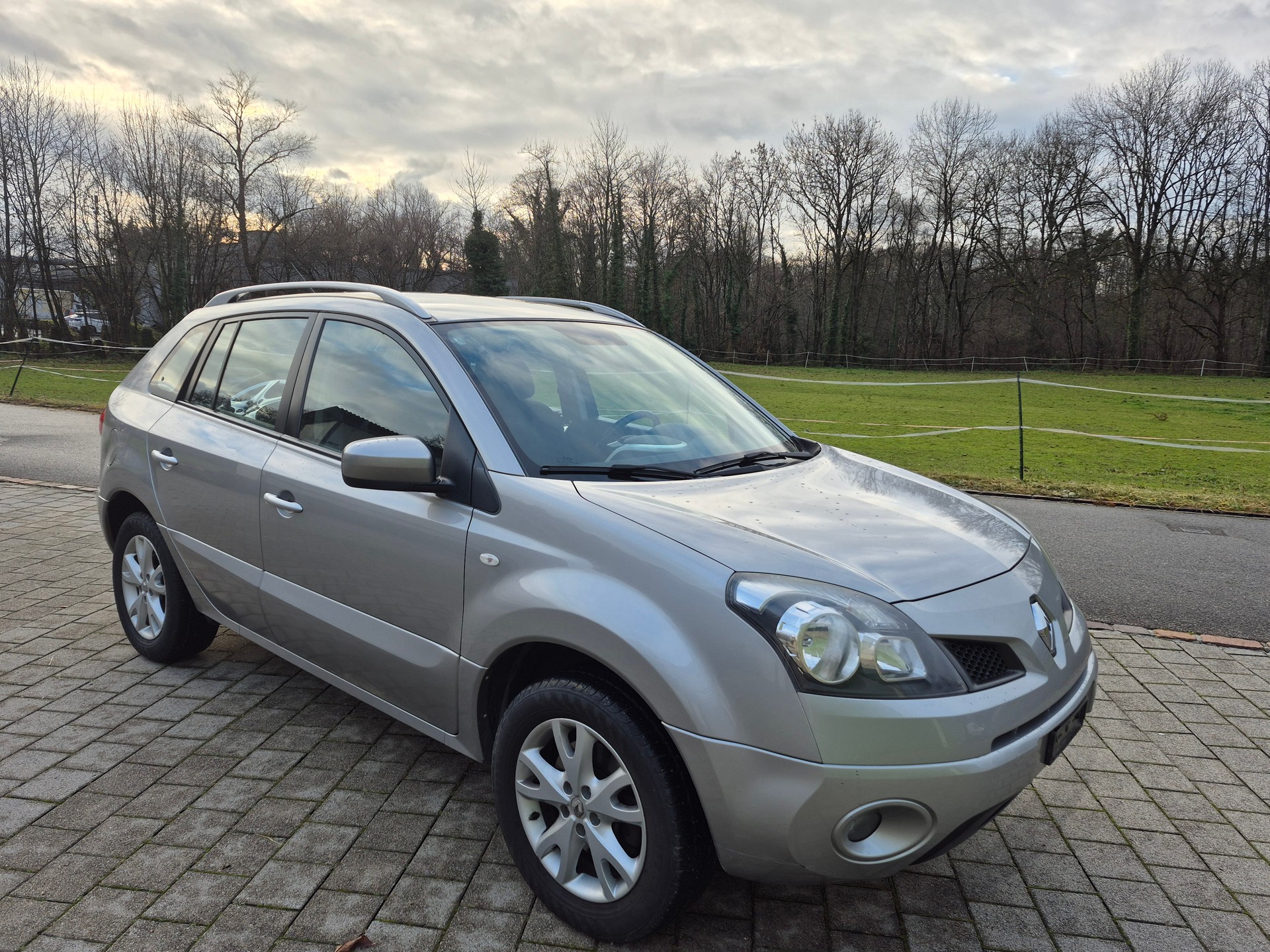RENAULT Koleos 2.5 Dynamique Luxe 4x4-image-1