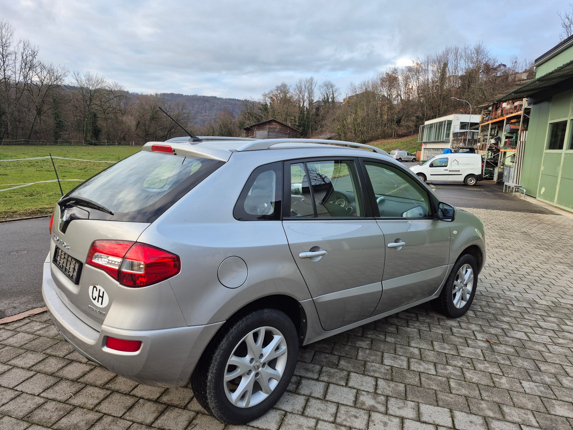 RENAULT Koleos 2.5 Dynamique Luxe 4x4-image-4