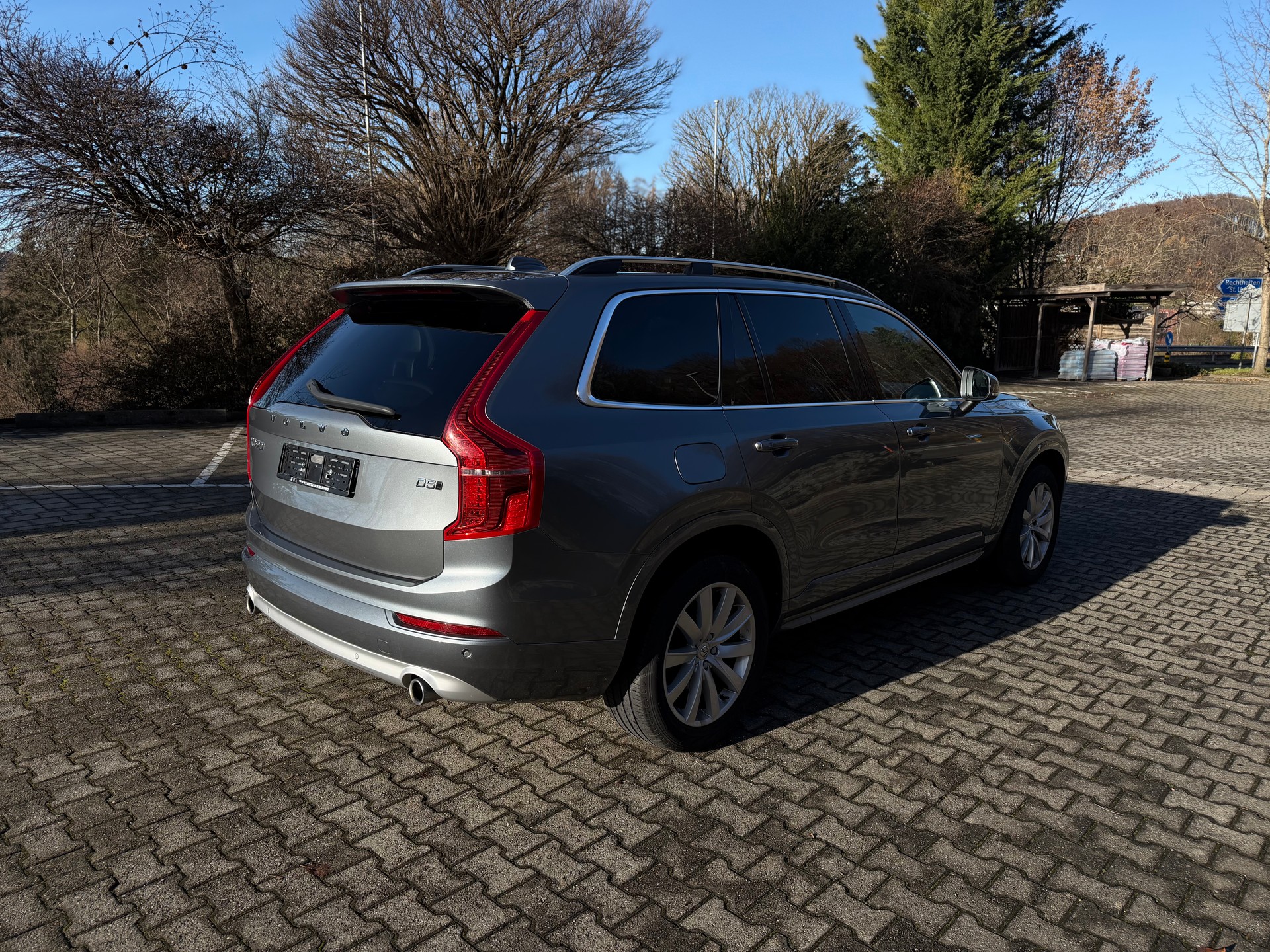 VOLVO XC90 D5 AWD Momentum Geartronic-image-3