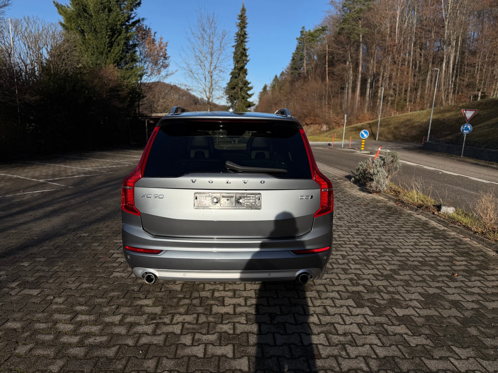 VOLVO XC90 D5 AWD Momentum Geartronic-image-4