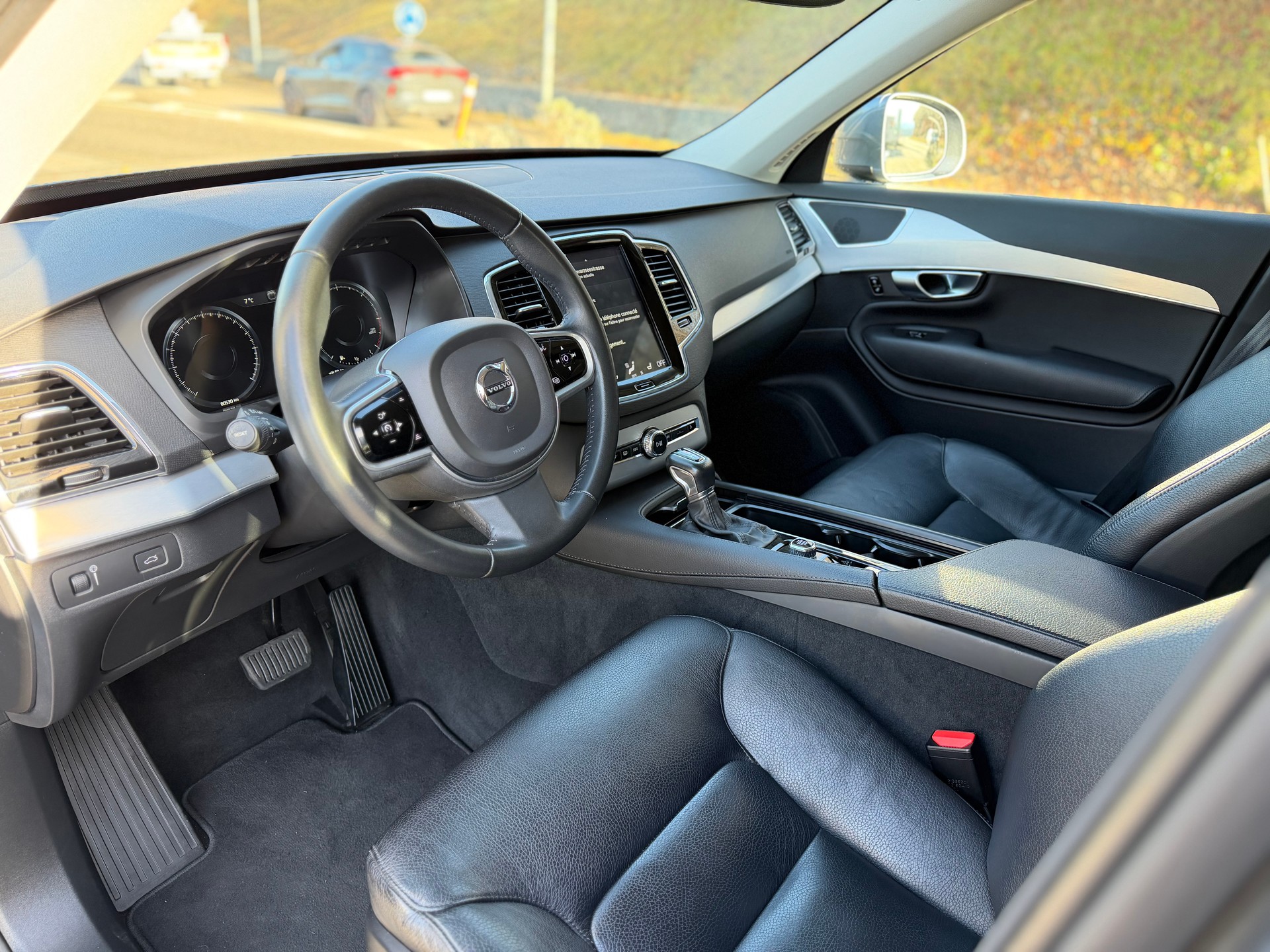 VOLVO XC90 D5 AWD Momentum Geartronic-image-6