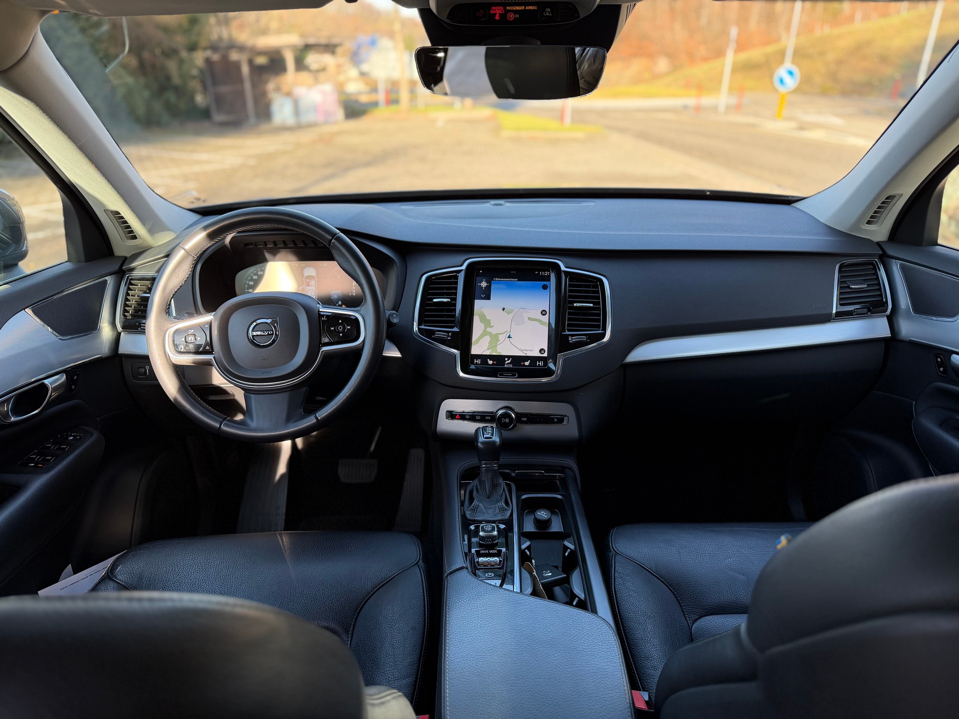 VOLVO XC90 D5 AWD Momentum Geartronic-image-7