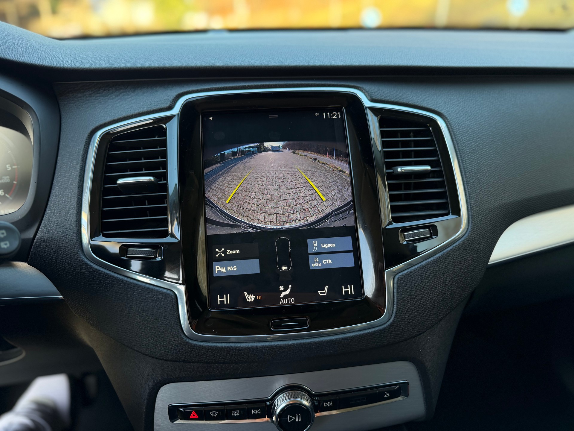 VOLVO XC90 D5 AWD Momentum Geartronic-image-11