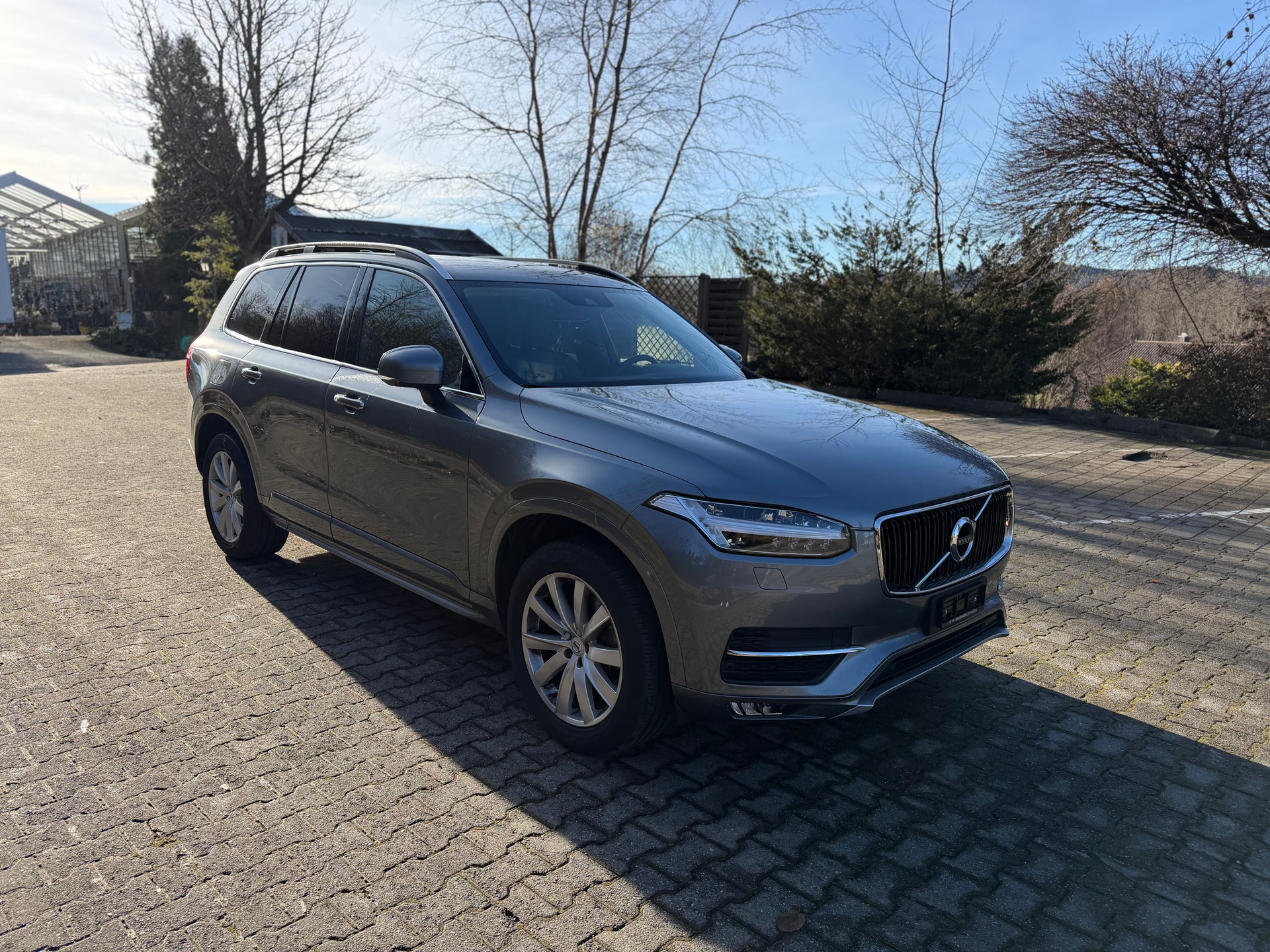 VOLVO XC90 D5 AWD Momentum Geartronic-image-2