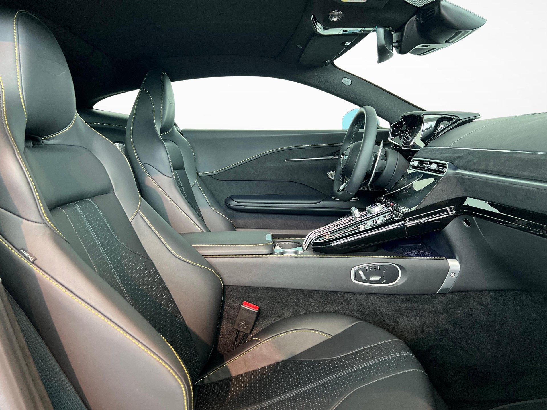 ASTON MARTIN V8 Vantage Coupé 4.0 V8 Bi-Turbo-image-9