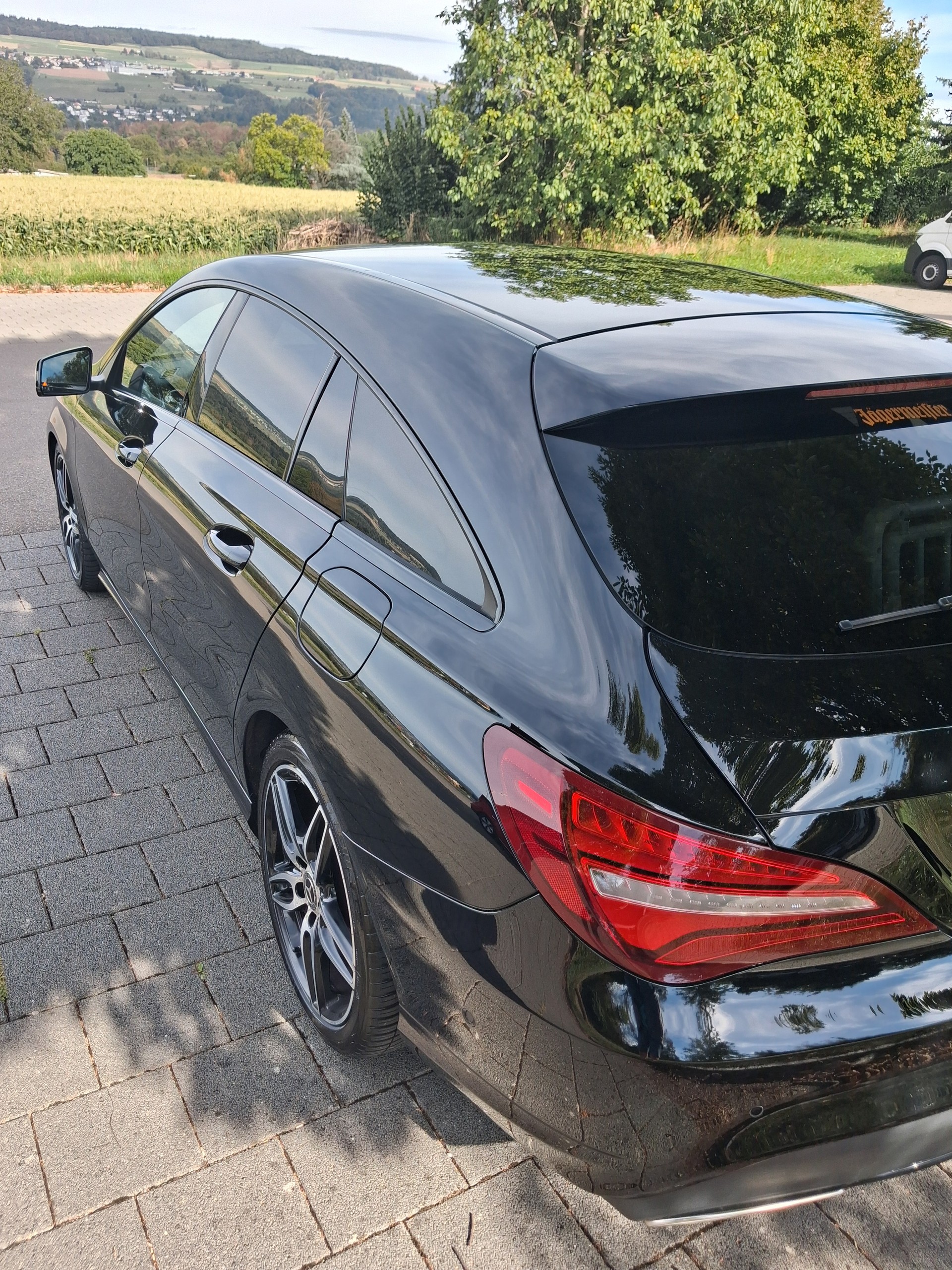 MERCEDES-BENZ CLA Shooting Brake 200 Night Star 7G-DCT-image-2