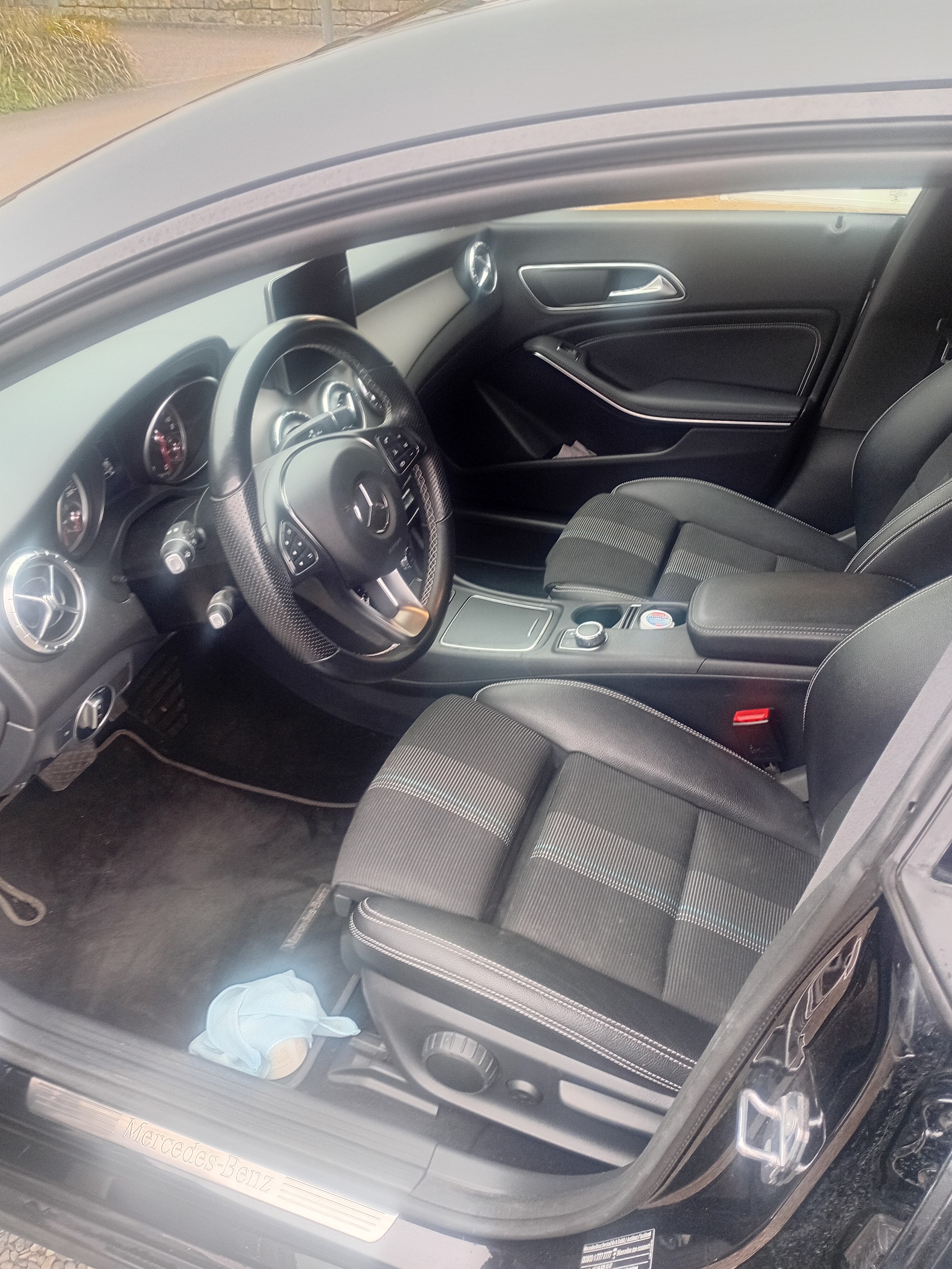 MERCEDES-BENZ CLA Shooting Brake 200 Night Star 7G-DCT-image-3