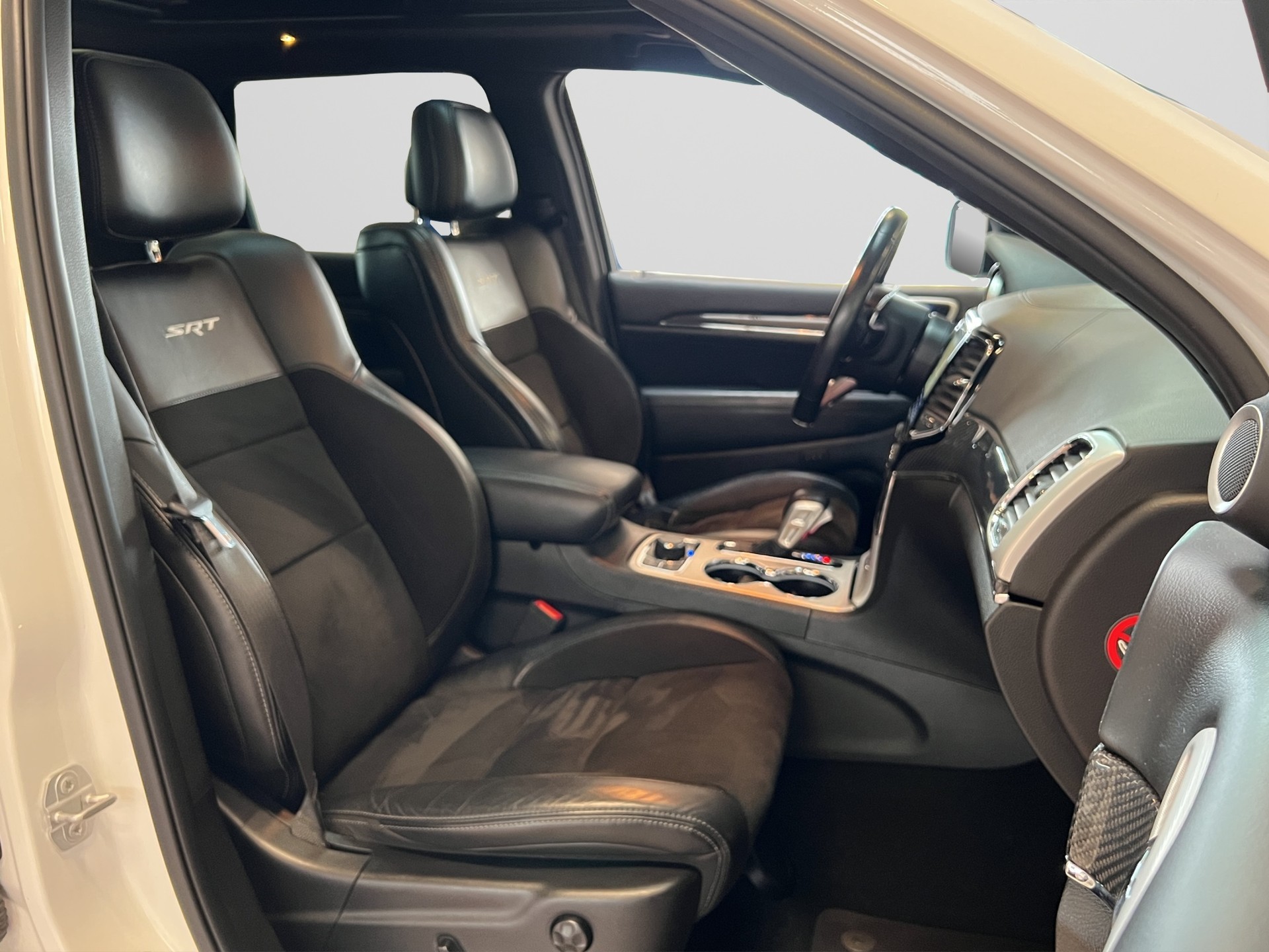 JEEP Grand Cherokee 6.4 V8 HEMI SRT8-image-11