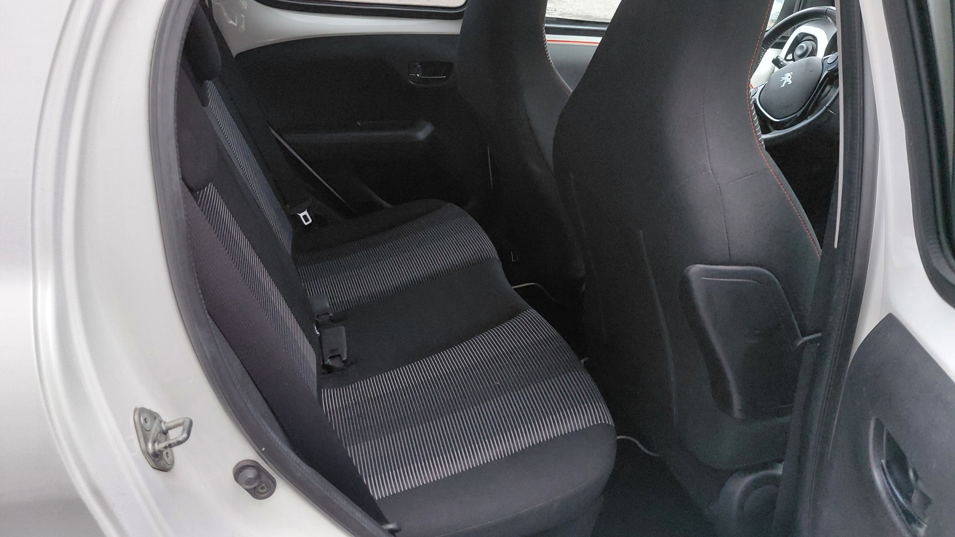 PEUGEOT 108 1.2 VTi Roland Garros Top-image-10
