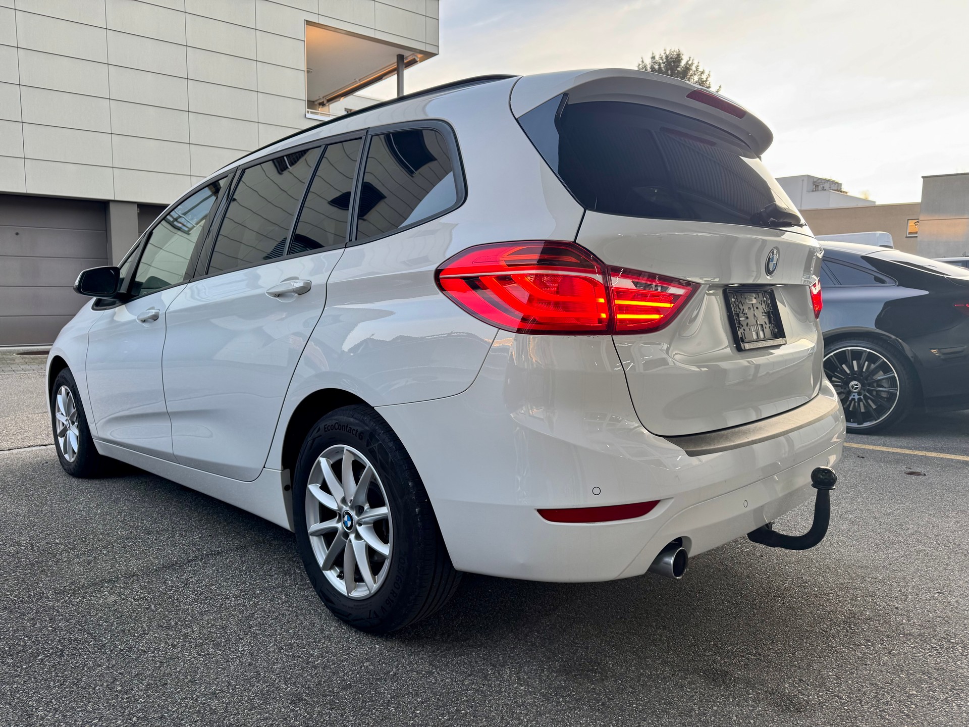 BMW 218d Gran Tourer Steptronic *ab Service*-image-4