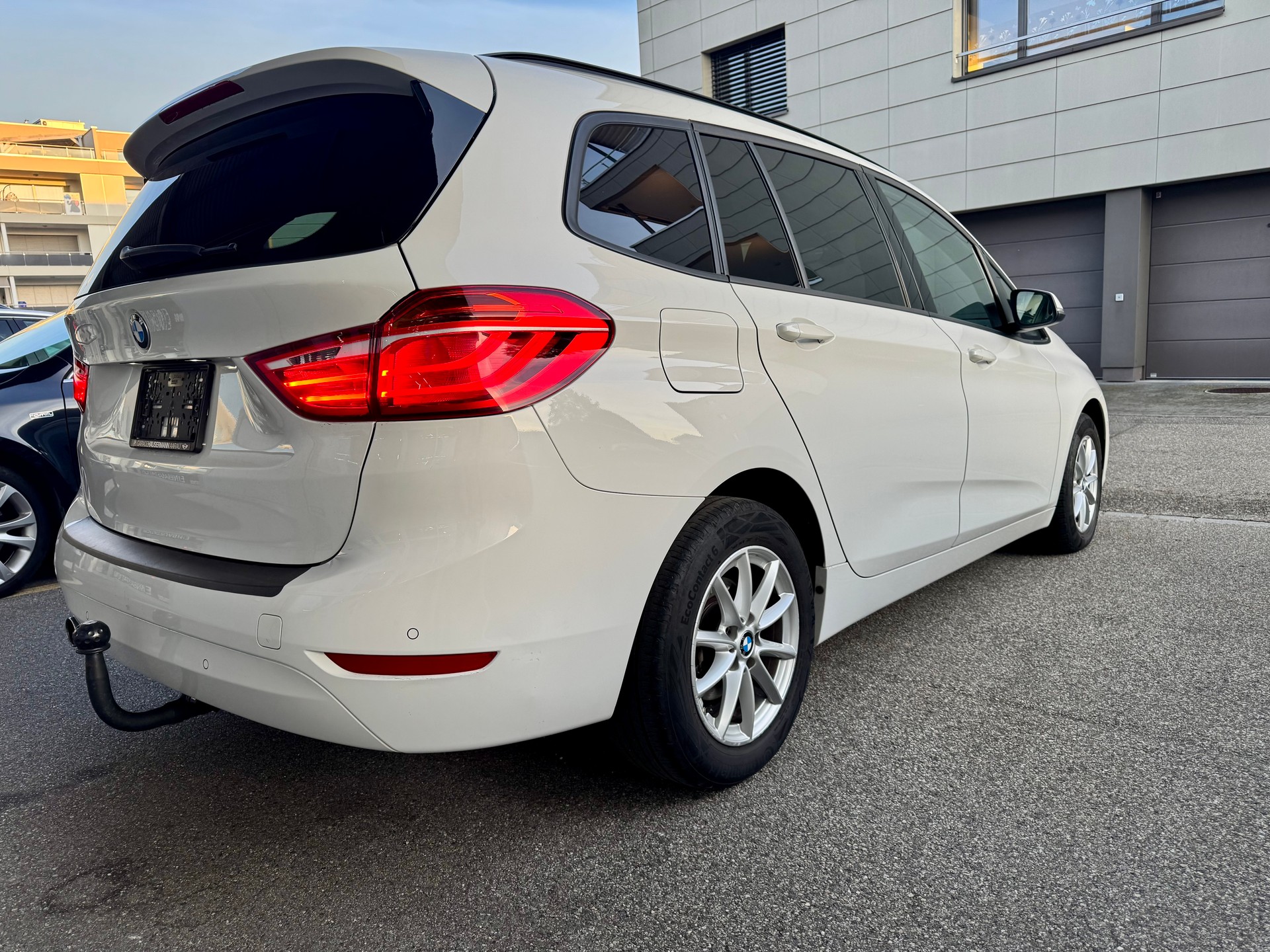 BMW 218d Gran Tourer Steptronic *ab Service*-image-3