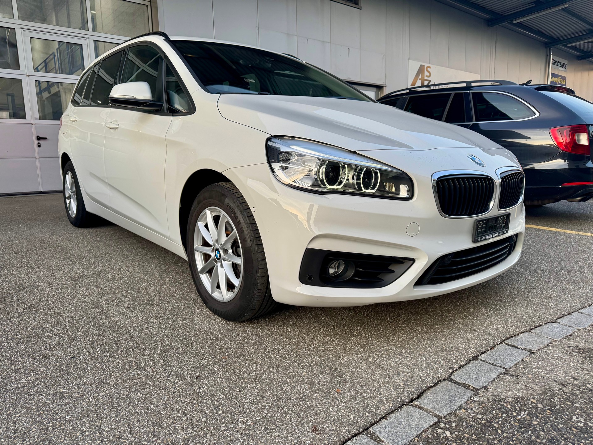 BMW 218d Gran Tourer Steptronic *ab Service*-image-2