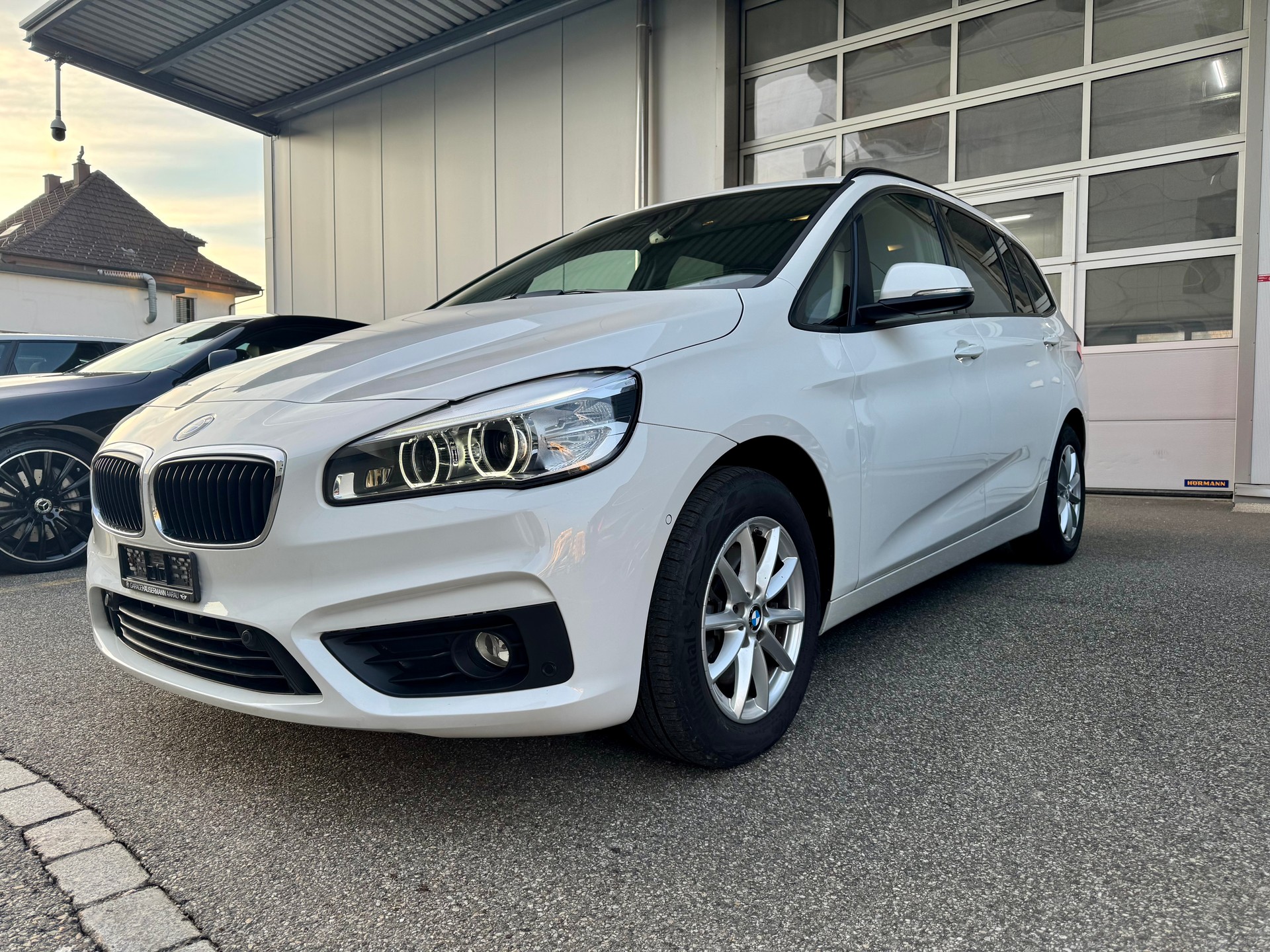 BMW 218d Gran Tourer Steptronic *ab Service*-image-0