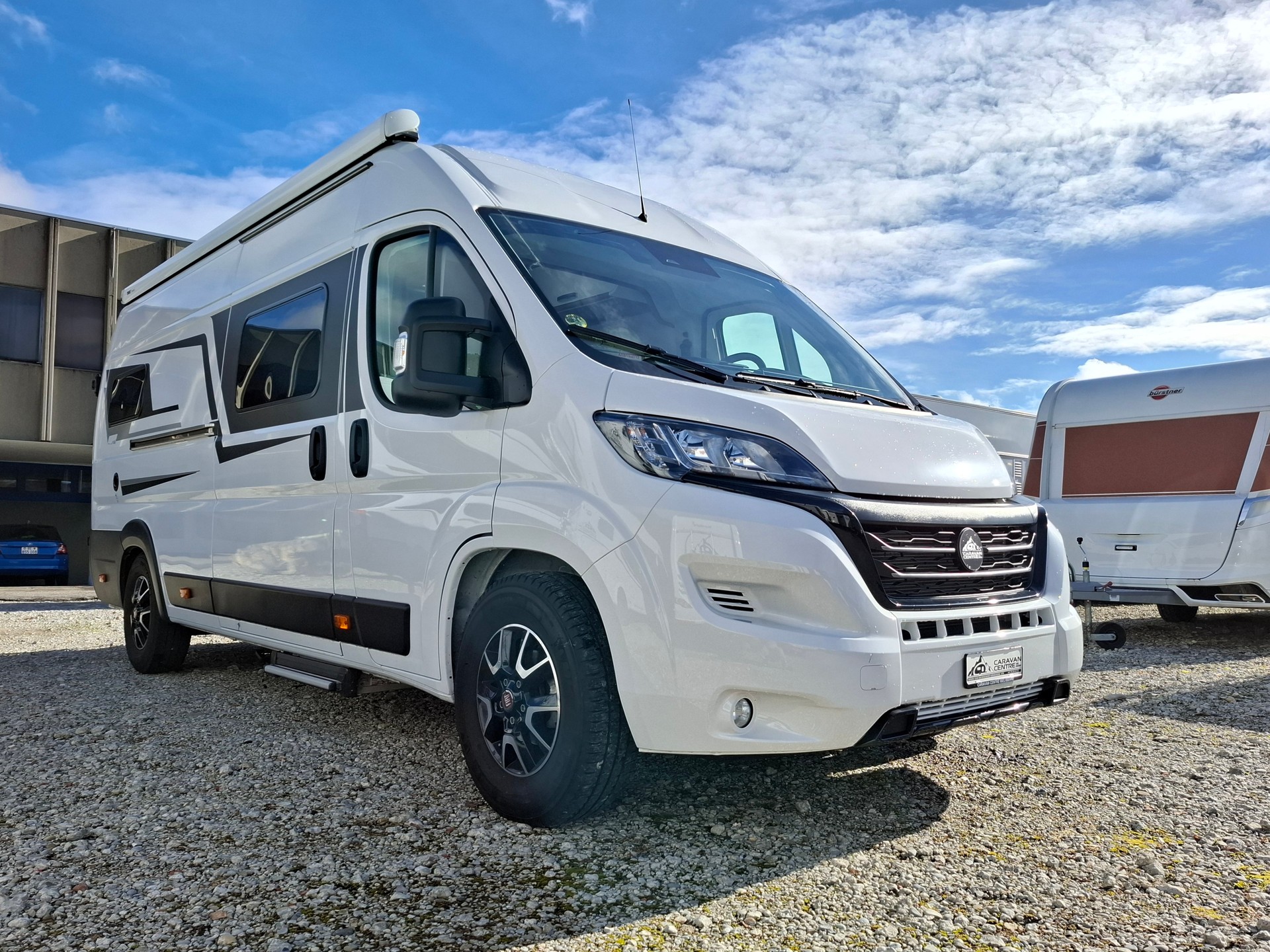 PILOTE PILOTE V630 - Einzelbett, Solar, Lithium, Navi, RFK