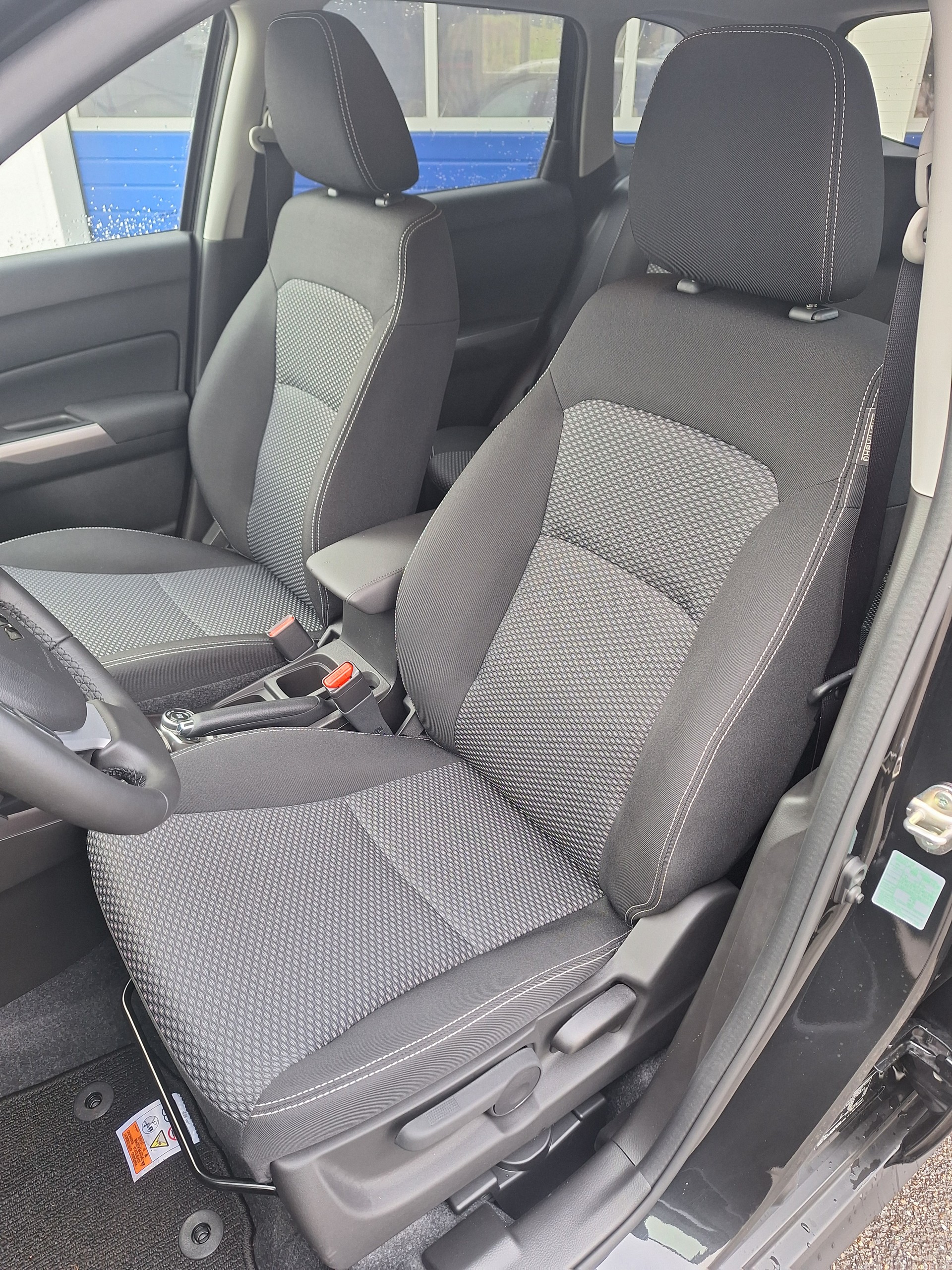 SUZUKI Vitara 1.4 Boosterjet Compact + 4x4 Hybrid Automatic-image-5