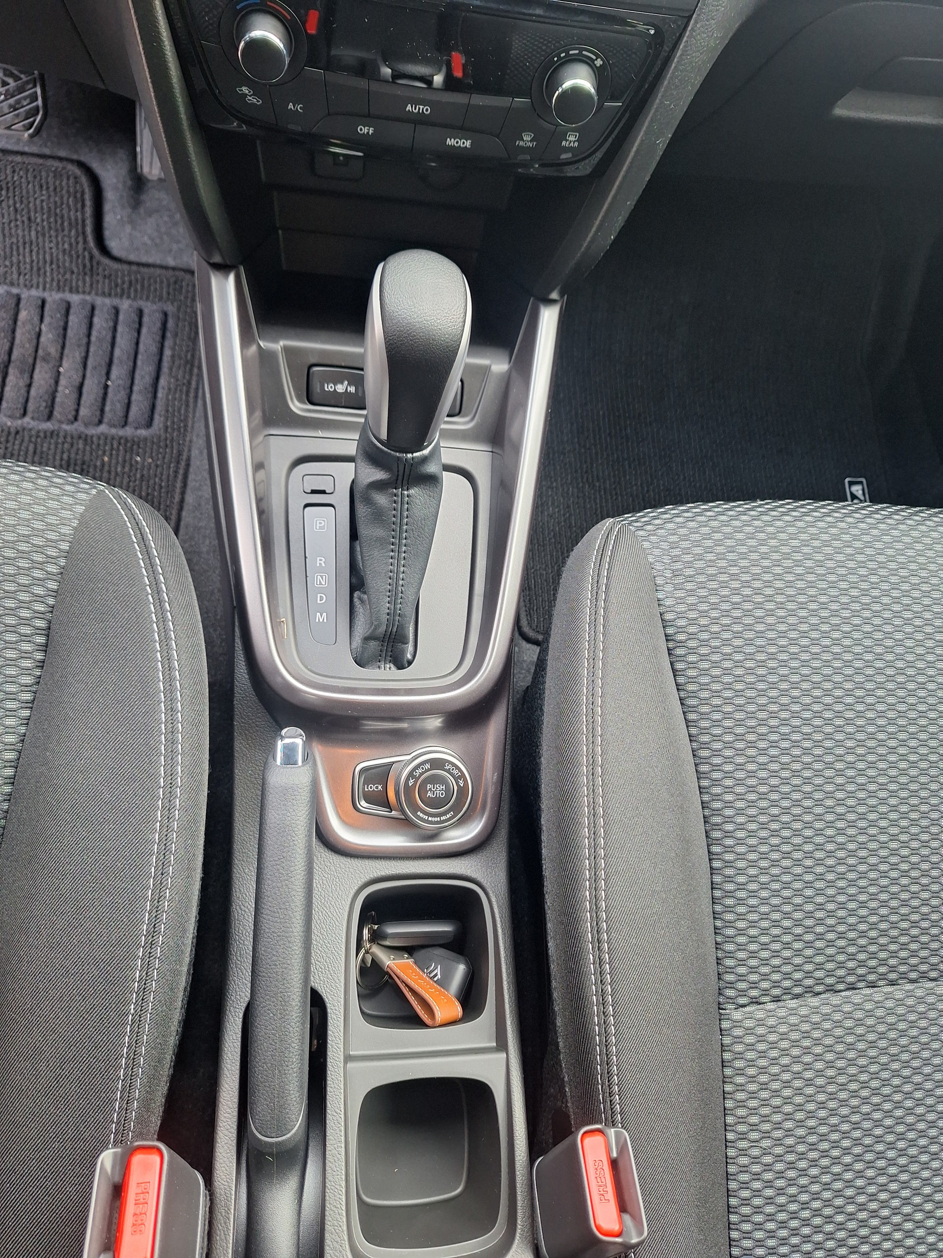 SUZUKI Vitara 1.4 Boosterjet Compact + 4x4 Hybrid Automatic-image-9