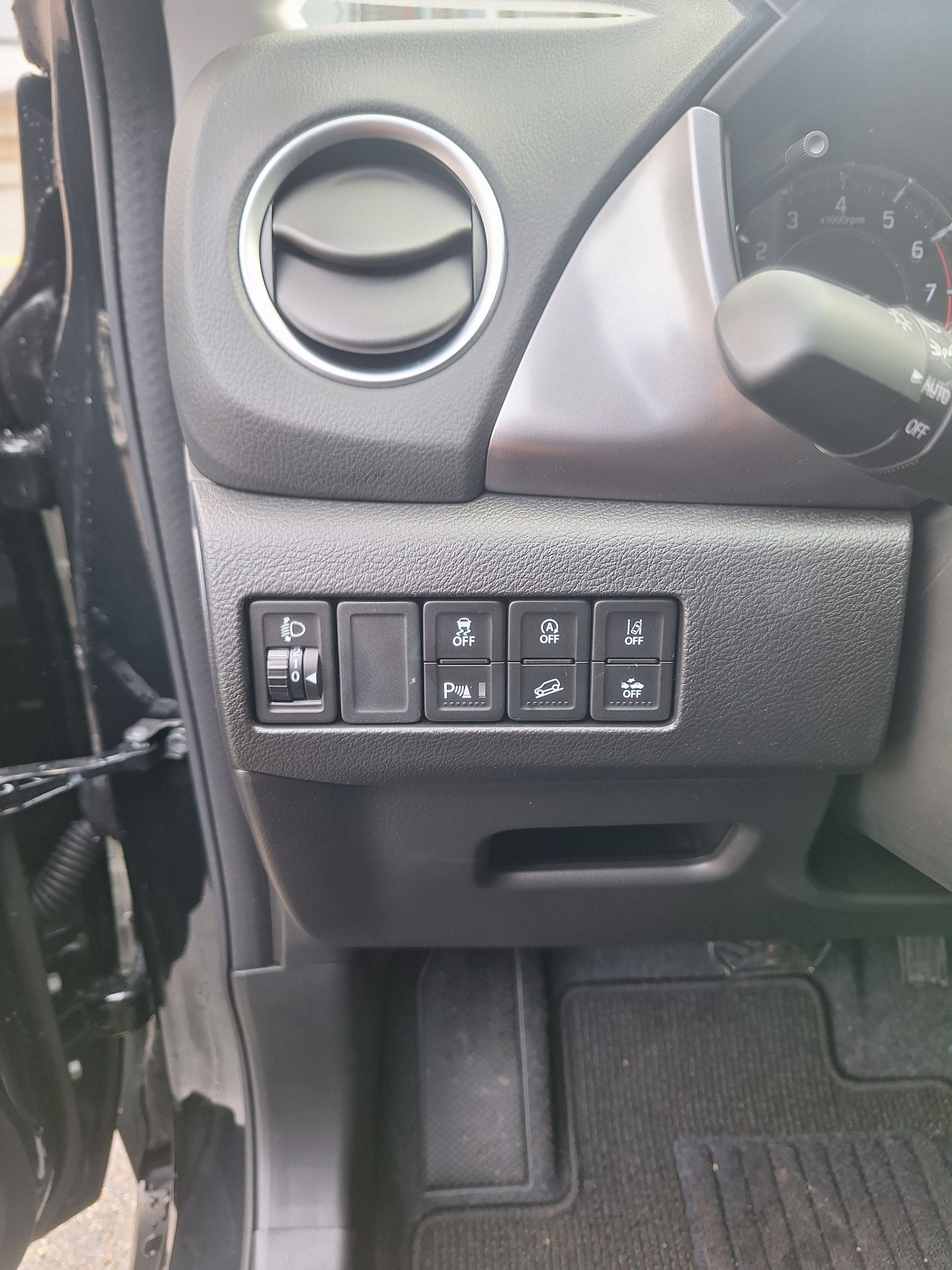 SUZUKI Vitara 1.4 Boosterjet Compact + 4x4 Hybrid Automatic-image-6