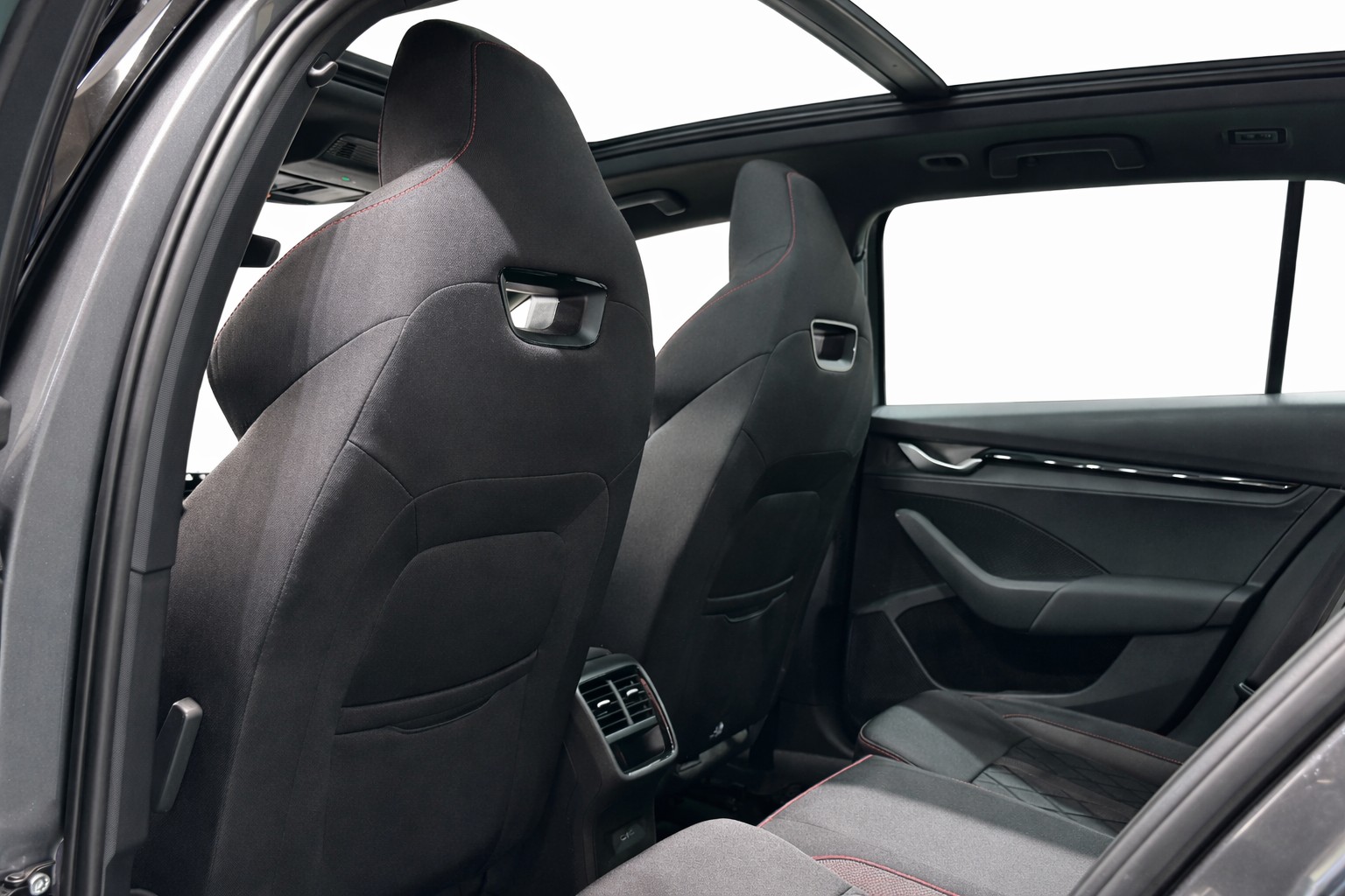 SKODA Octavia Combi 2.0 TSI DSG RS * Facelift * Panorama-Glasdach * Anhängerkupplung *-image-12