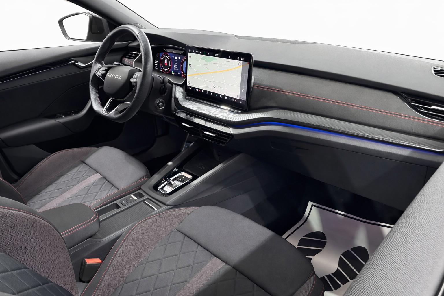 SKODA Octavia Combi 2.0 TSI DSG RS * Facelift * Panorama-Glasdach * Anhängerkupplung *-image-9