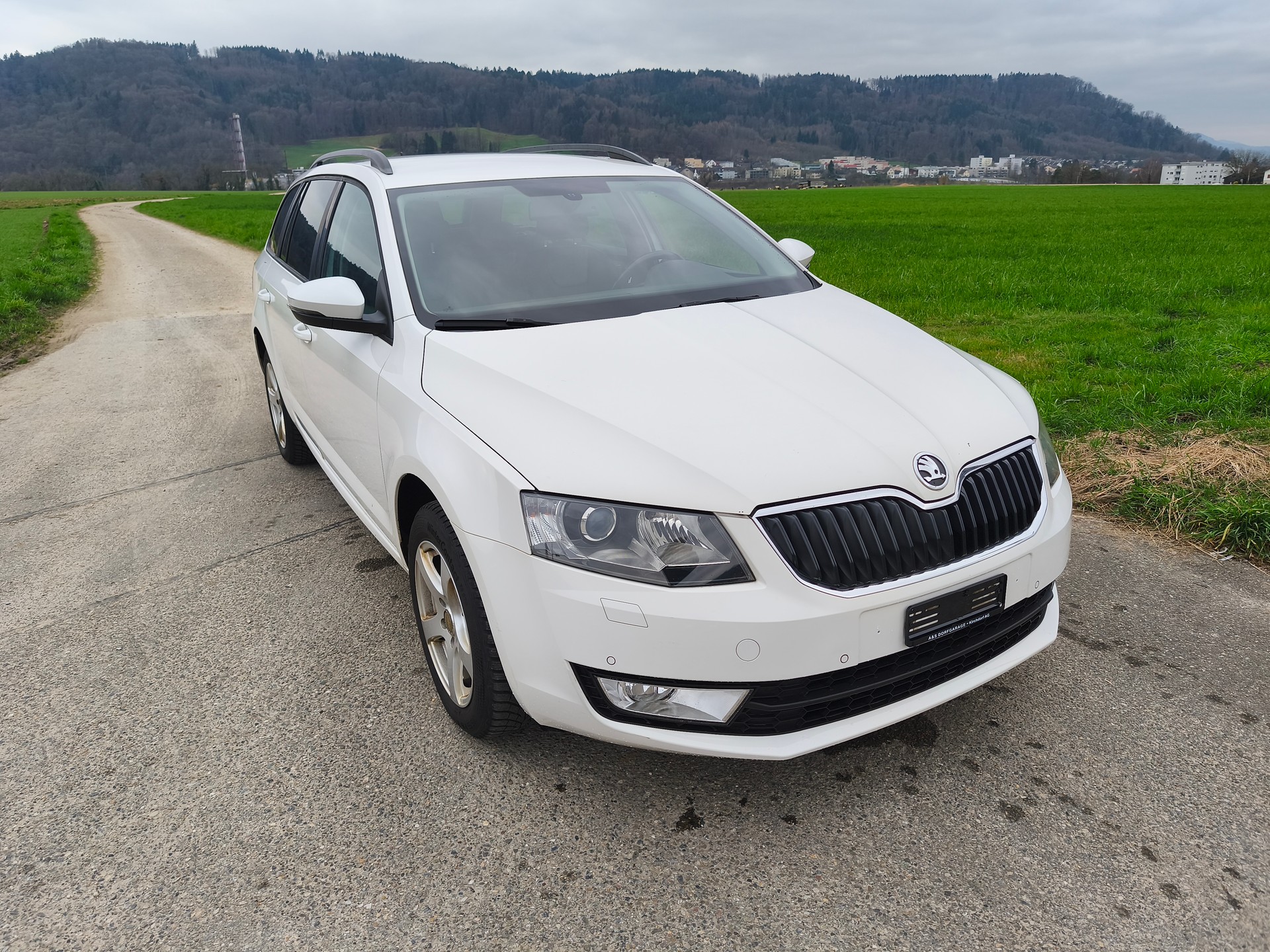 SKODA Octavia Combi 2.0 TDI Elegance 4x4-image-6