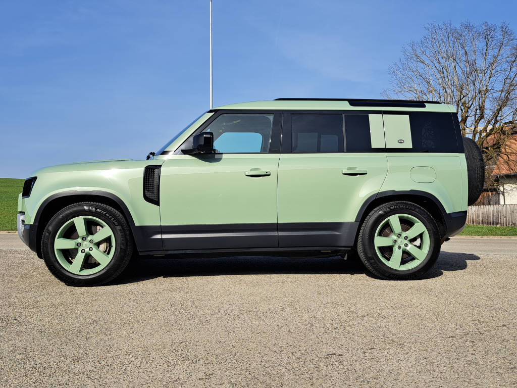LAND ROVER Defender 110 2.0 P400e 75th Edition-image-1