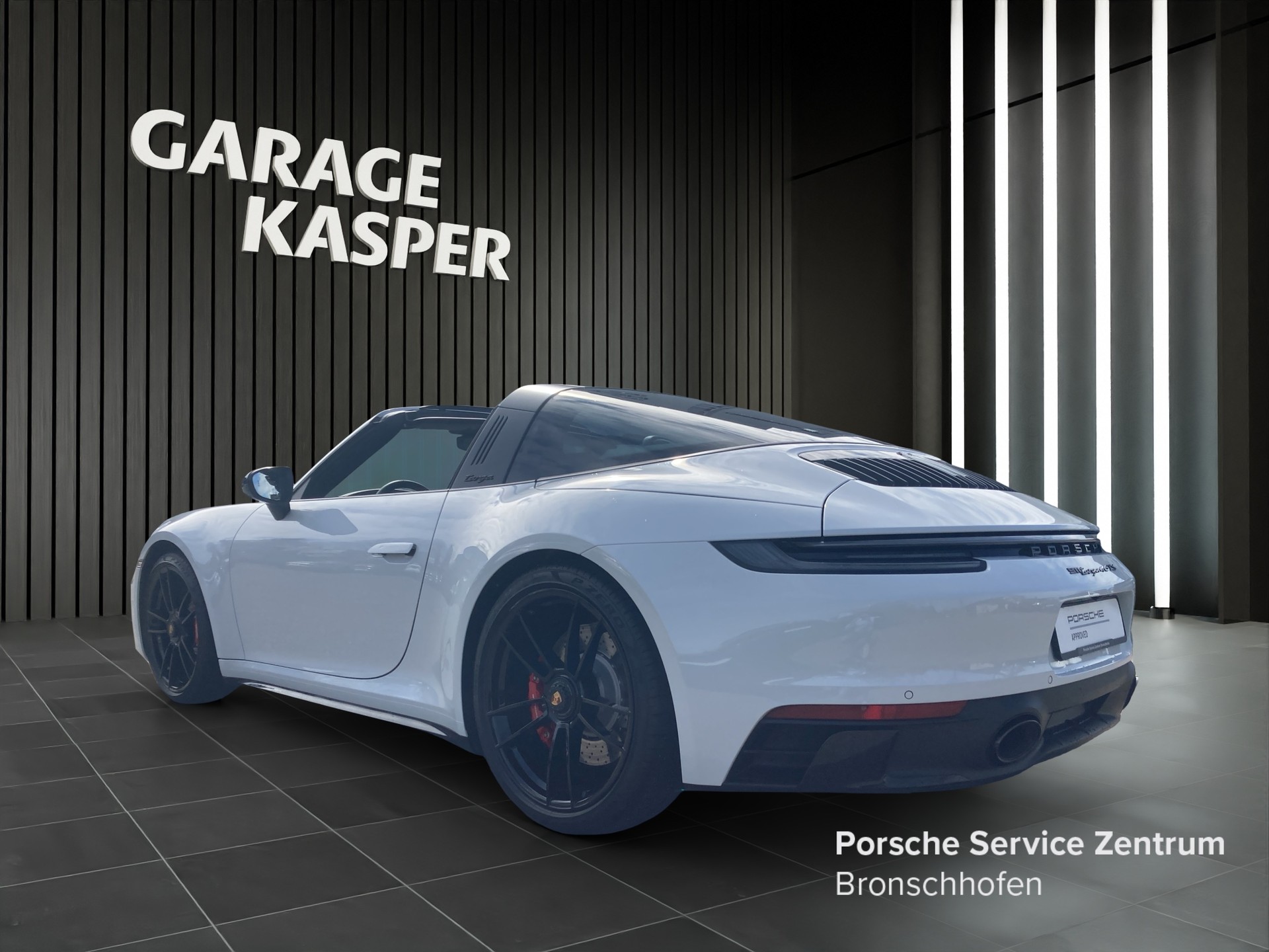 PORSCHE 911 Targa 4 GTS-image-2