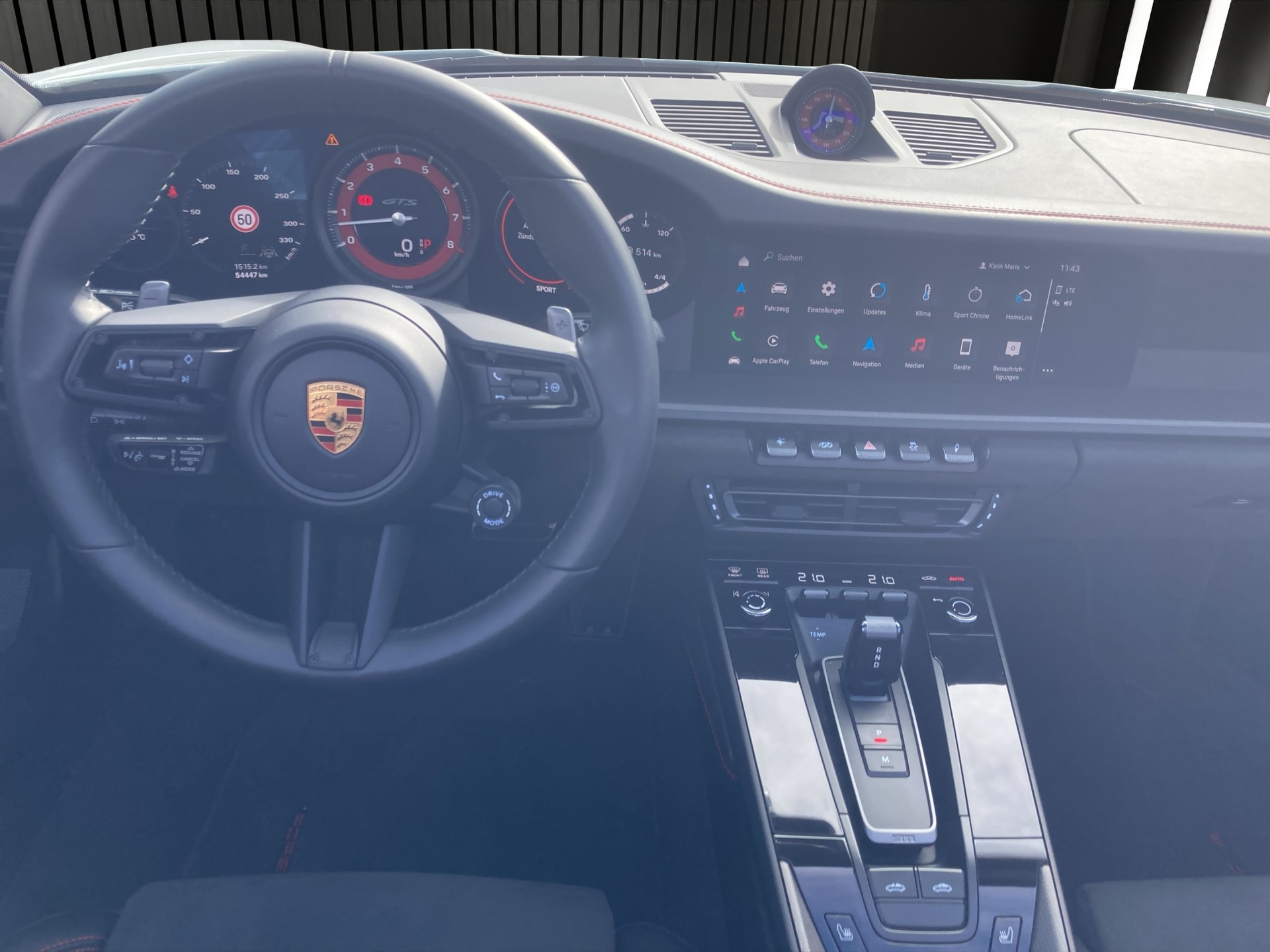 PORSCHE 911 Targa 4 GTS-image-12
