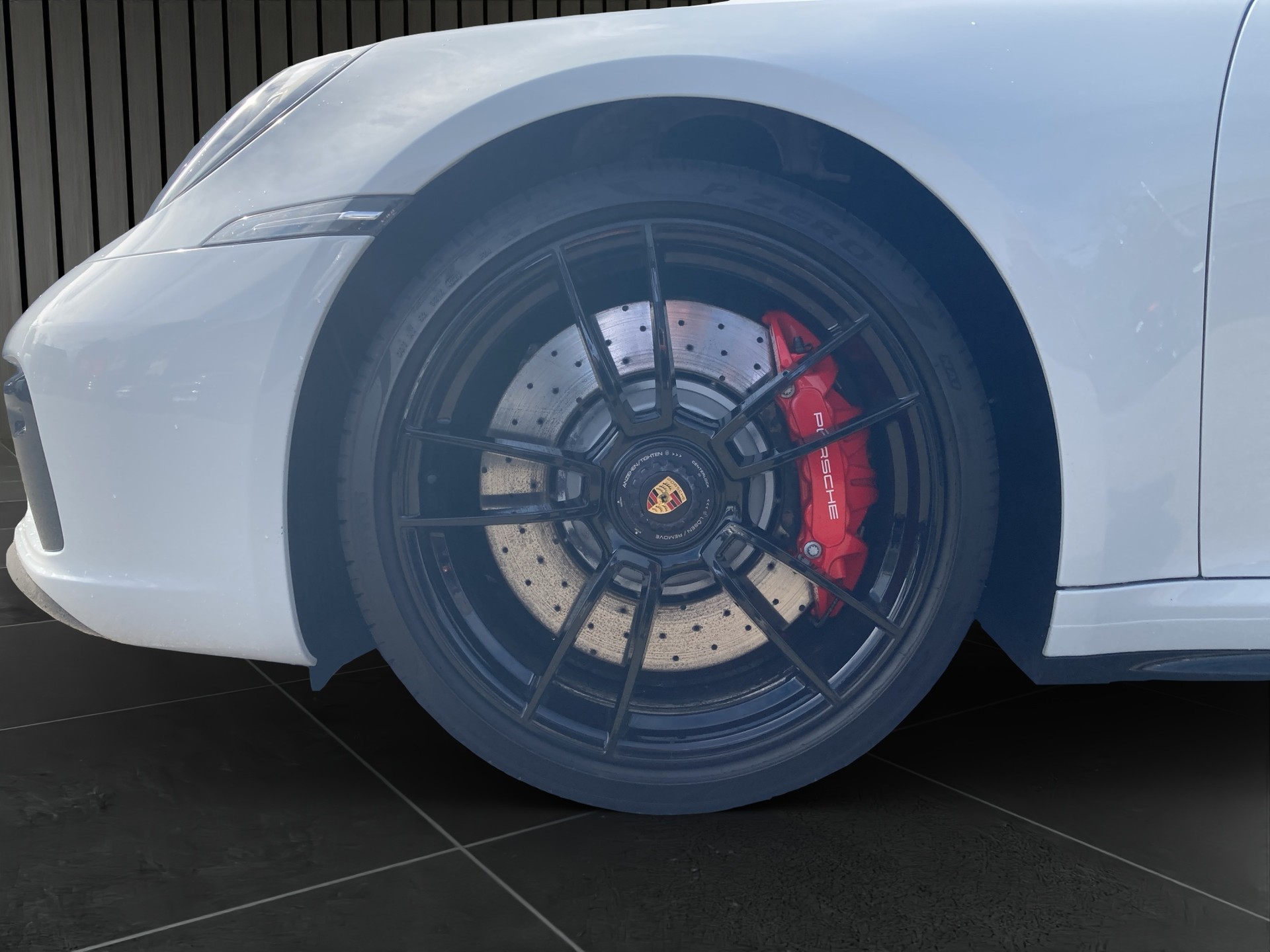 PORSCHE 911 Targa 4 GTS-image-7