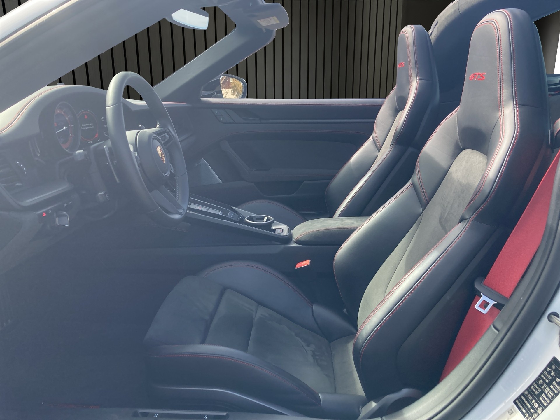 PORSCHE 911 Targa 4 GTS-image-8