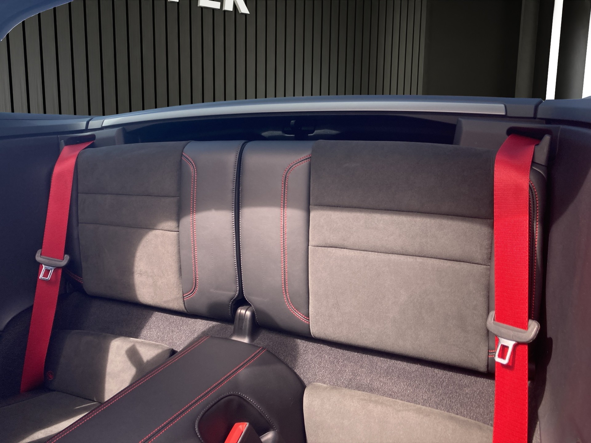 PORSCHE 911 Targa 4 GTS-image-11