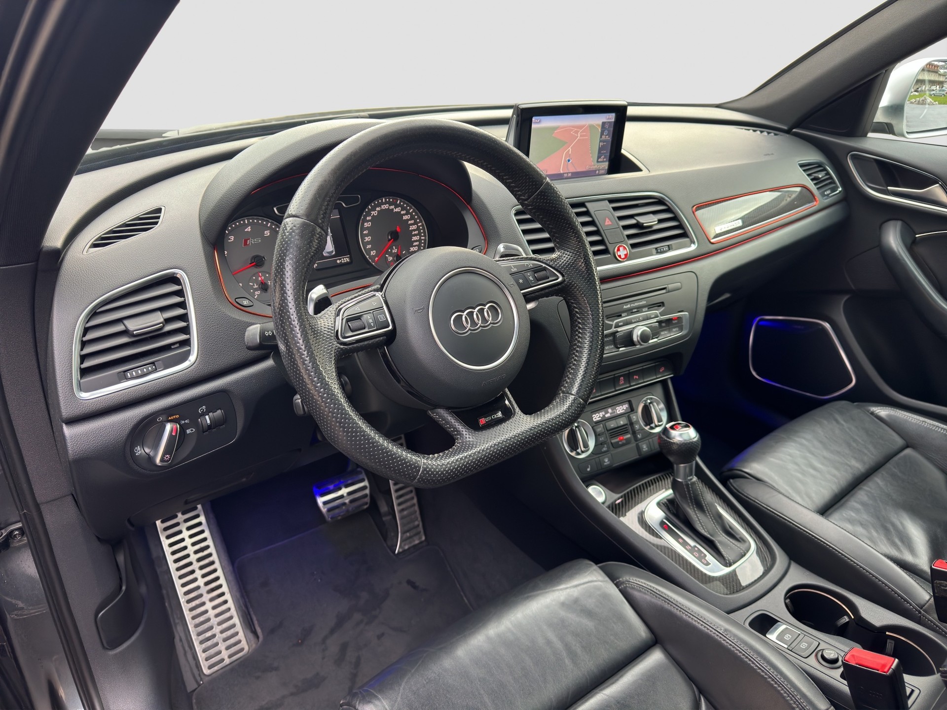 AUDI RS Q3 2.5 TFSI quattro S-tronic-image-7