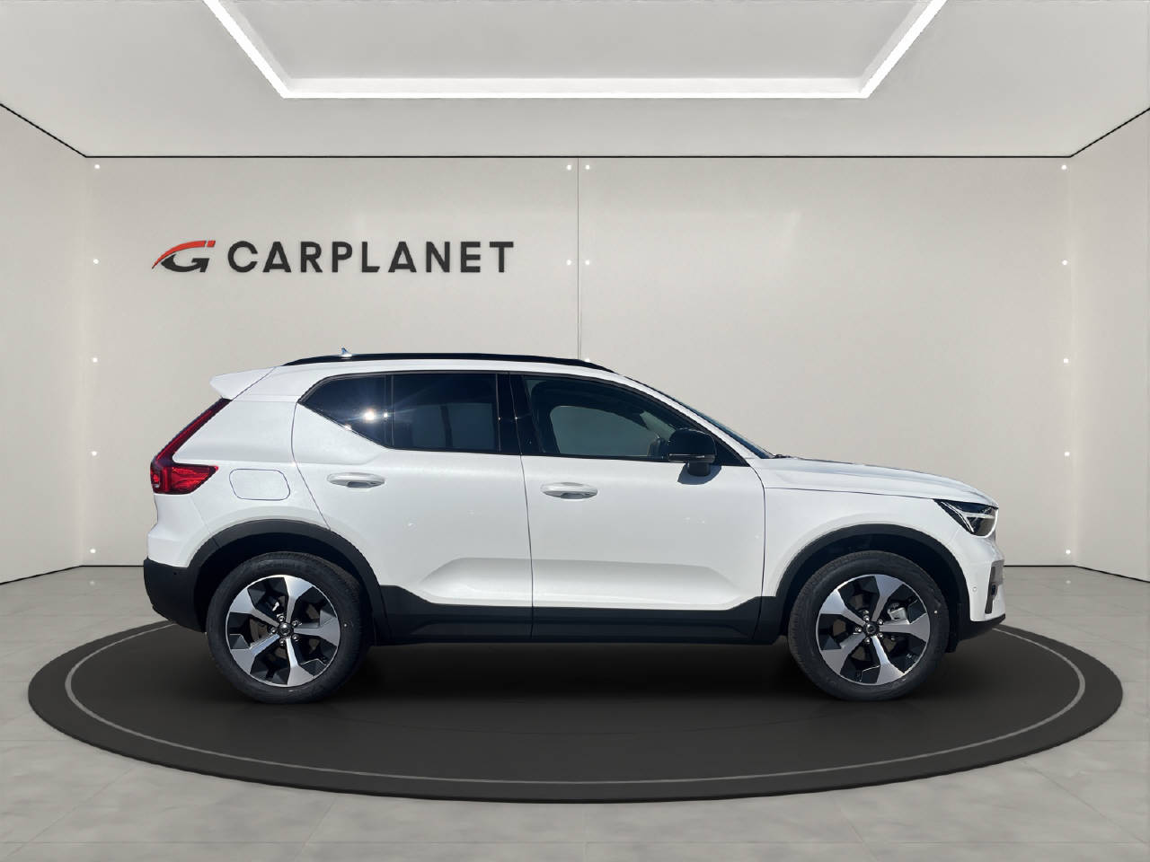 VOLVO XC40 2.0 B4 MH Ultra Dark .-showroom-element-1