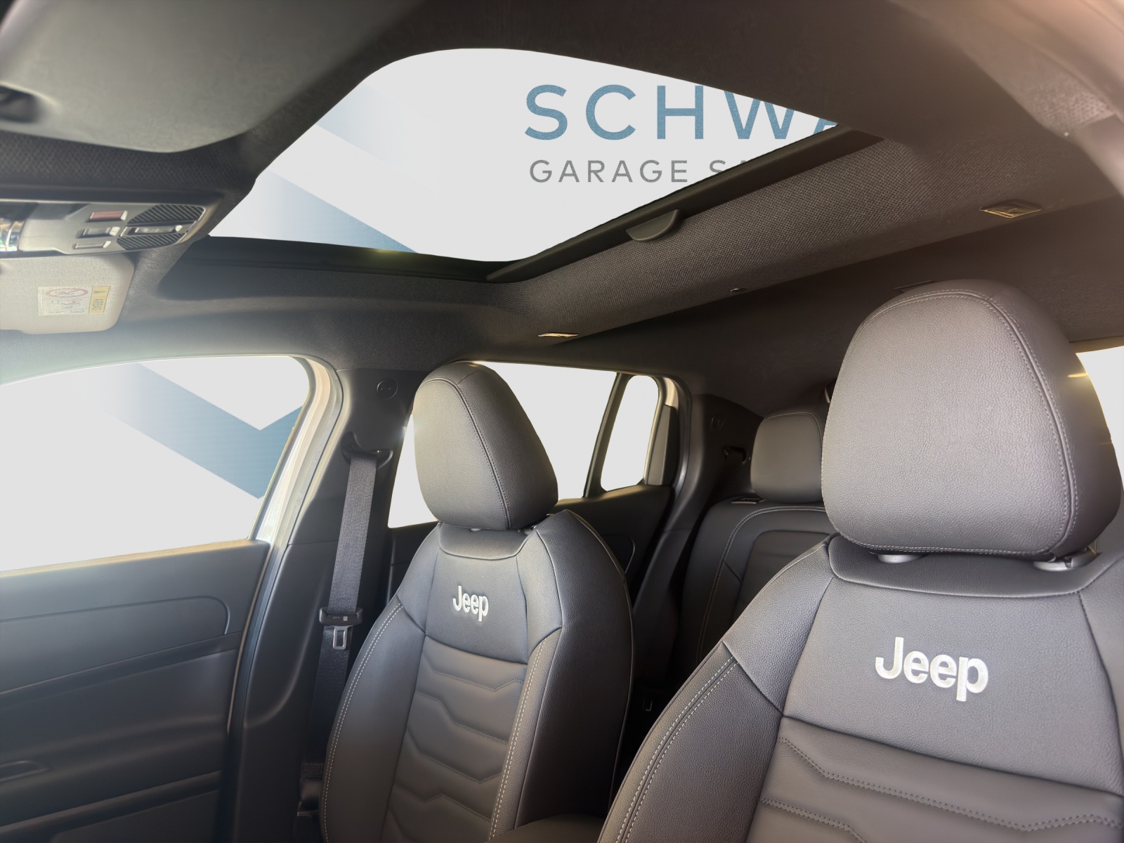 JEEP AVENGER 1.2 MHEV Overland 4-image-12