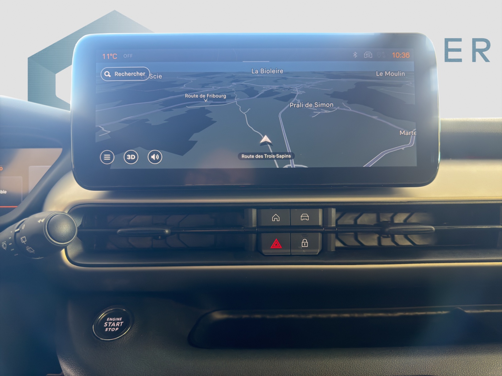 JEEP AVENGER 1.2 MHEV Overland 4-image-10