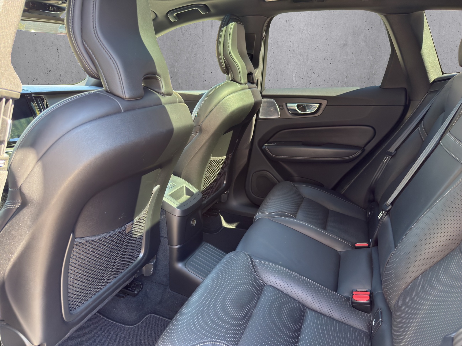VOLVO XC60 T8 eAWD R-Design Geartronic-image-12