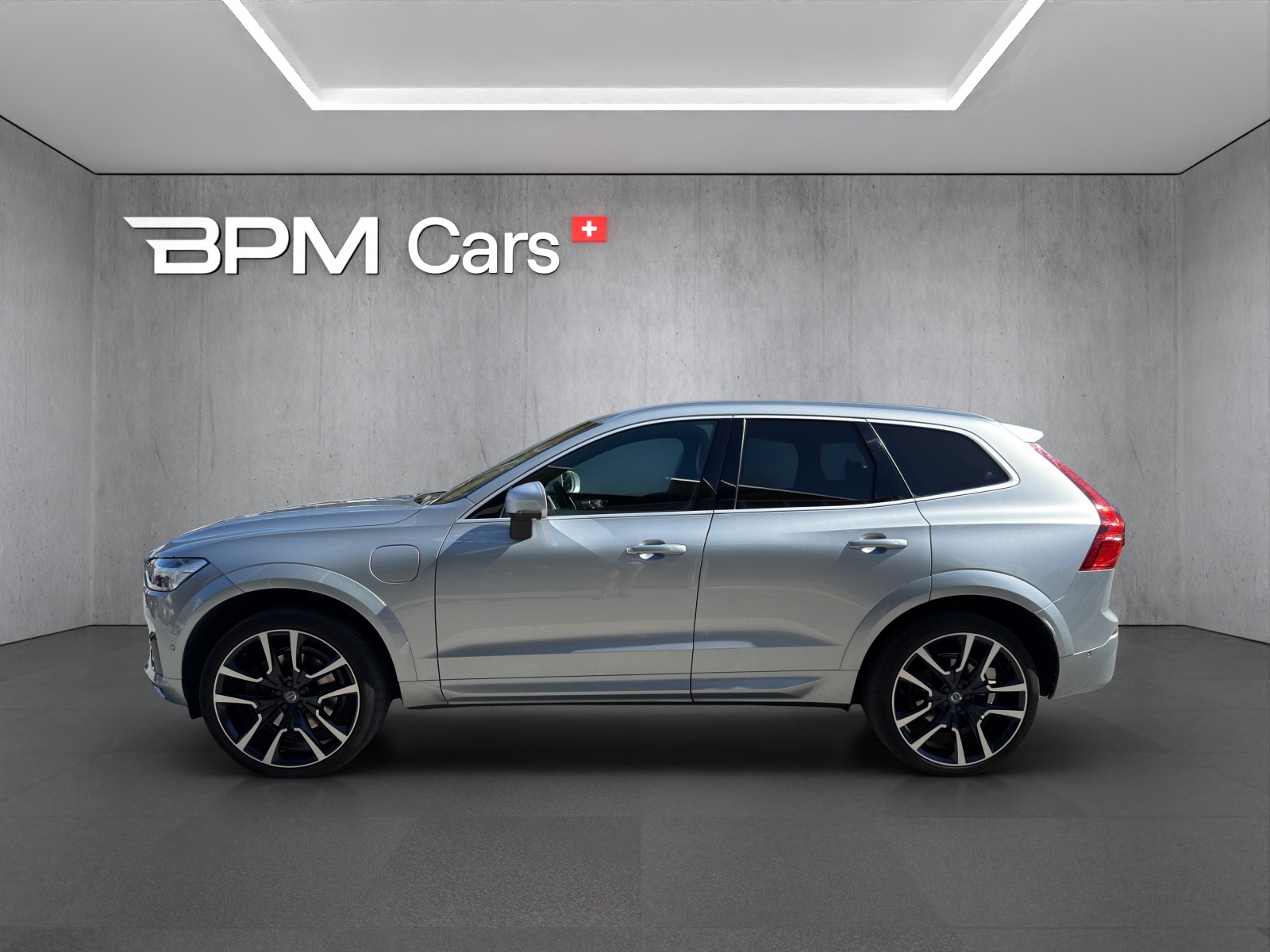 VOLVO XC60 T8 eAWD R-Design Geartronic-image-1