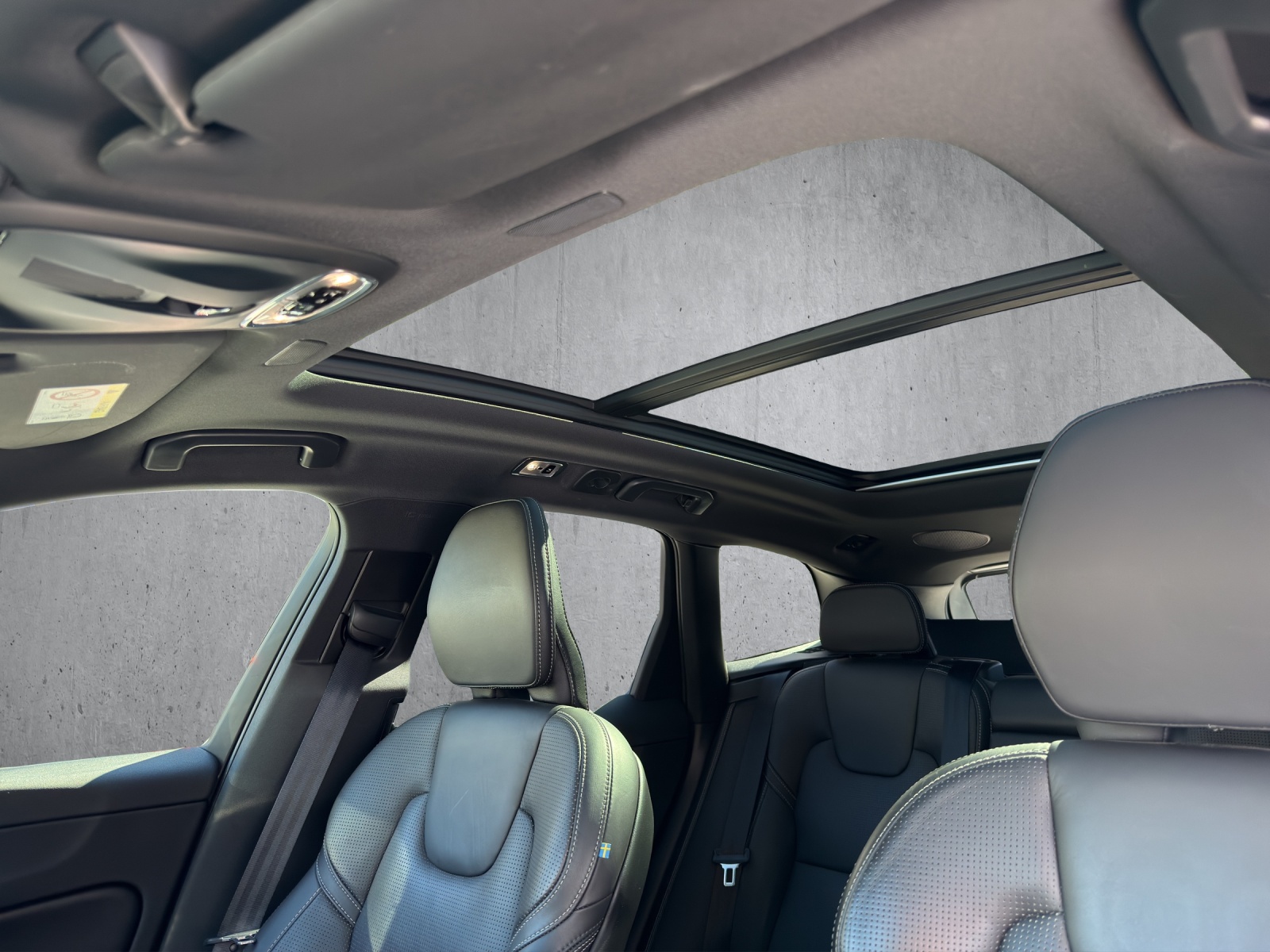 VOLVO XC60 T8 eAWD R-Design Geartronic-image-13