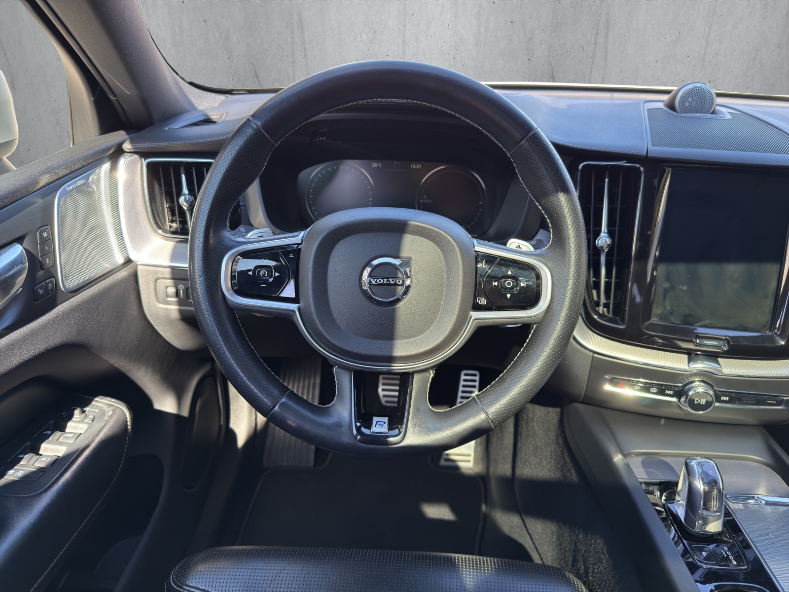 VOLVO XC60 T8 eAWD R-Design Geartronic-image-10