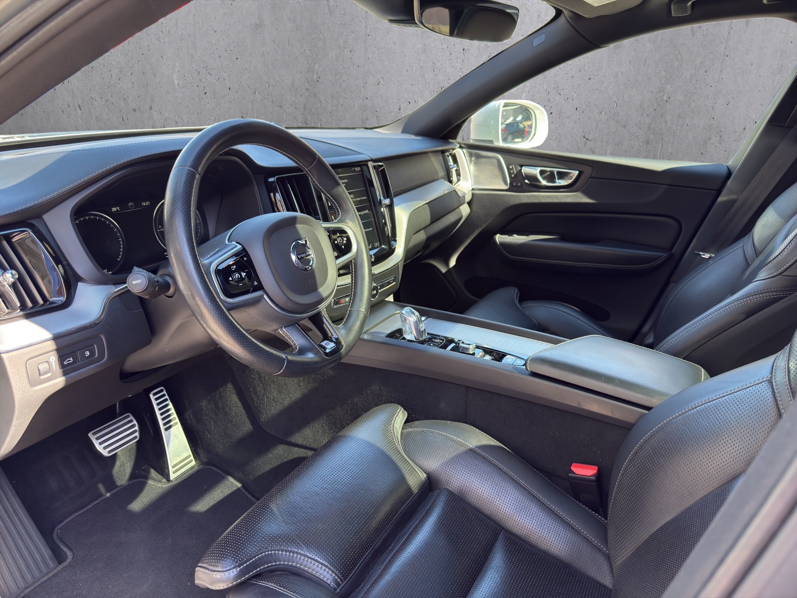 VOLVO XC60 T8 eAWD R-Design Geartronic-image-8