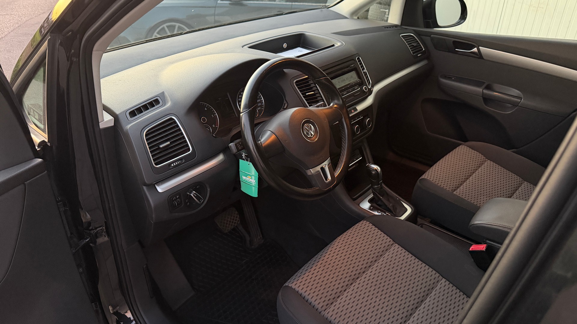 VW Sharan 2.0 TDI BlueMotion Technology Trendline DSG-image-10