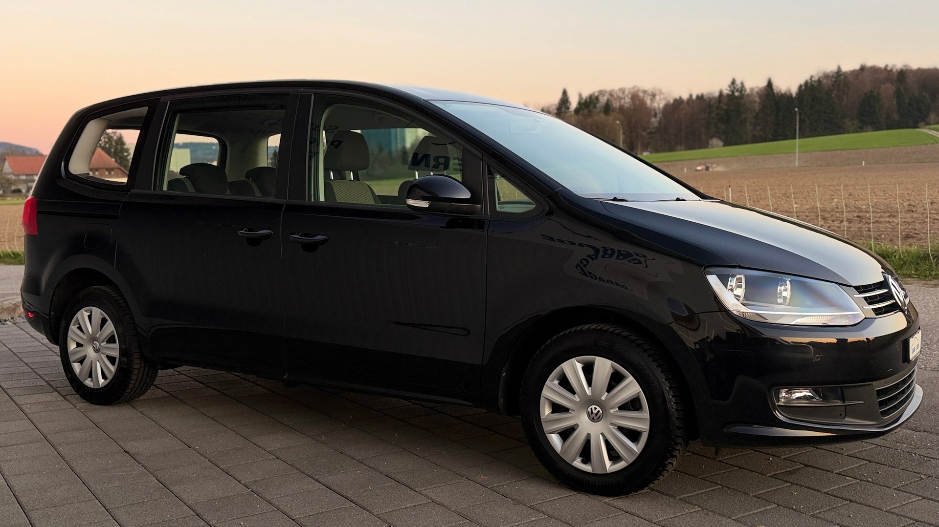 VW Sharan 2.0 TDI BlueMotion Technology Trendline DSG-image-6